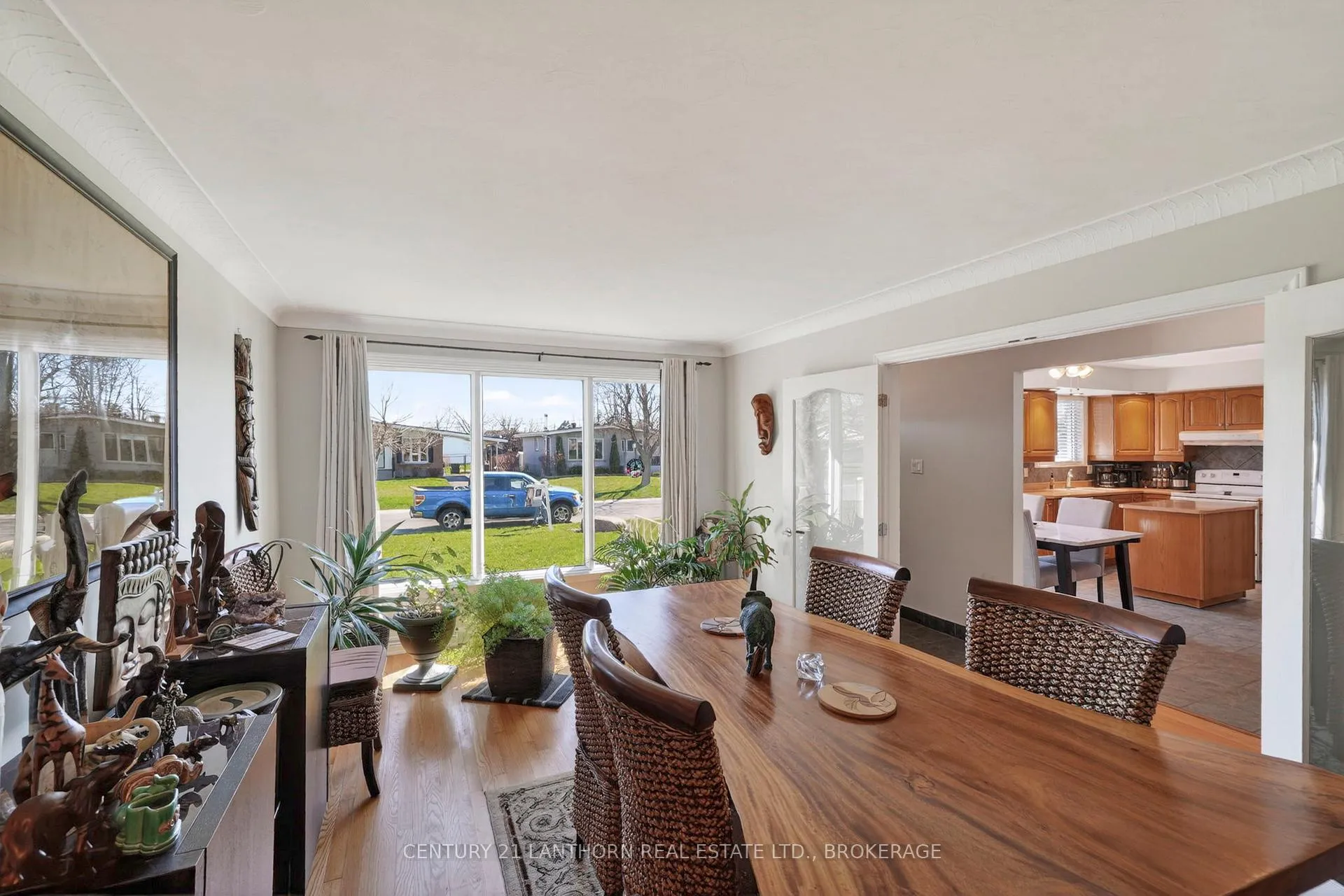 Photo 6 of 417 Beach Avenue, Cornwall — HOMEH