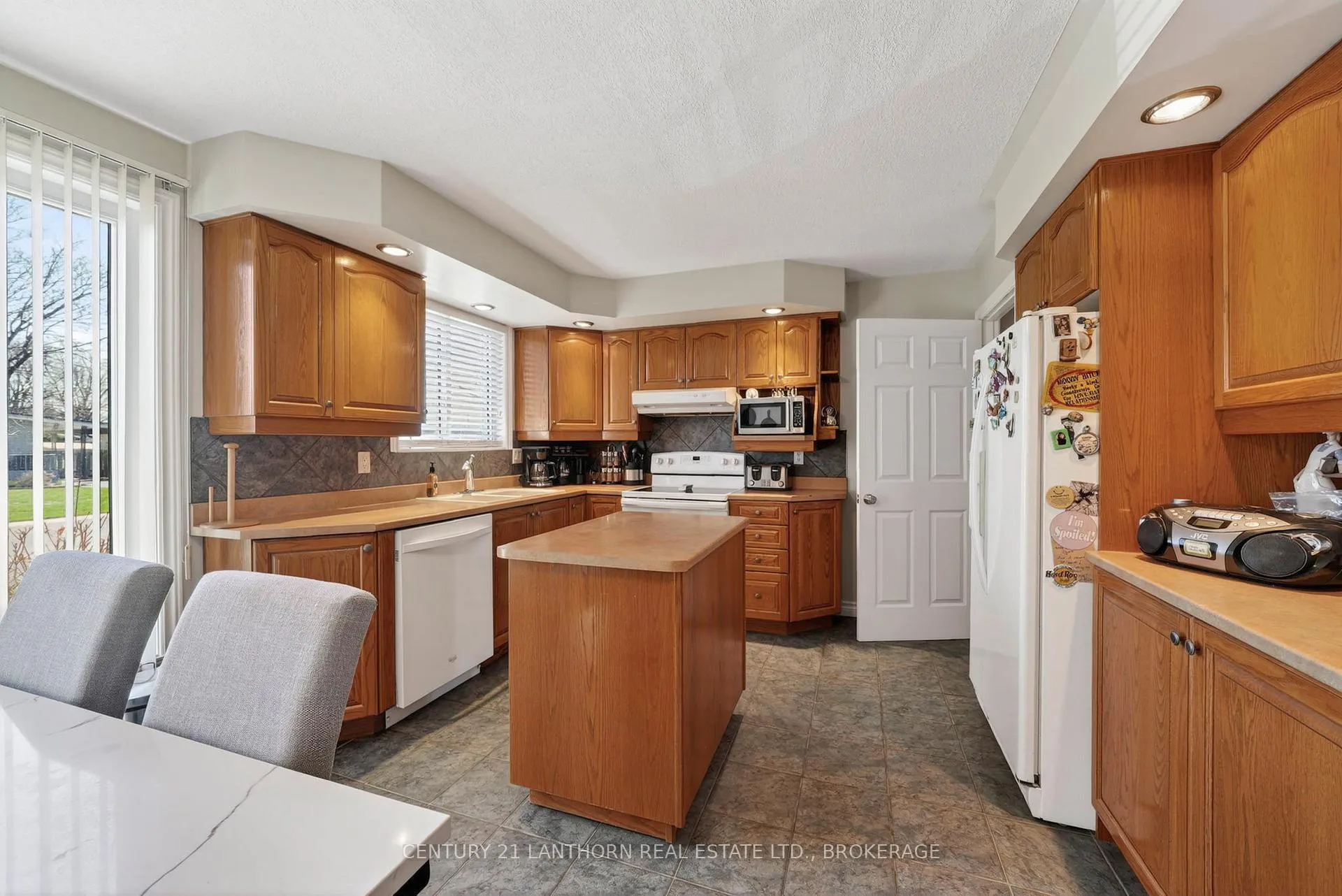 Photo 9 of 417 Beach Avenue, Cornwall — HOMEH