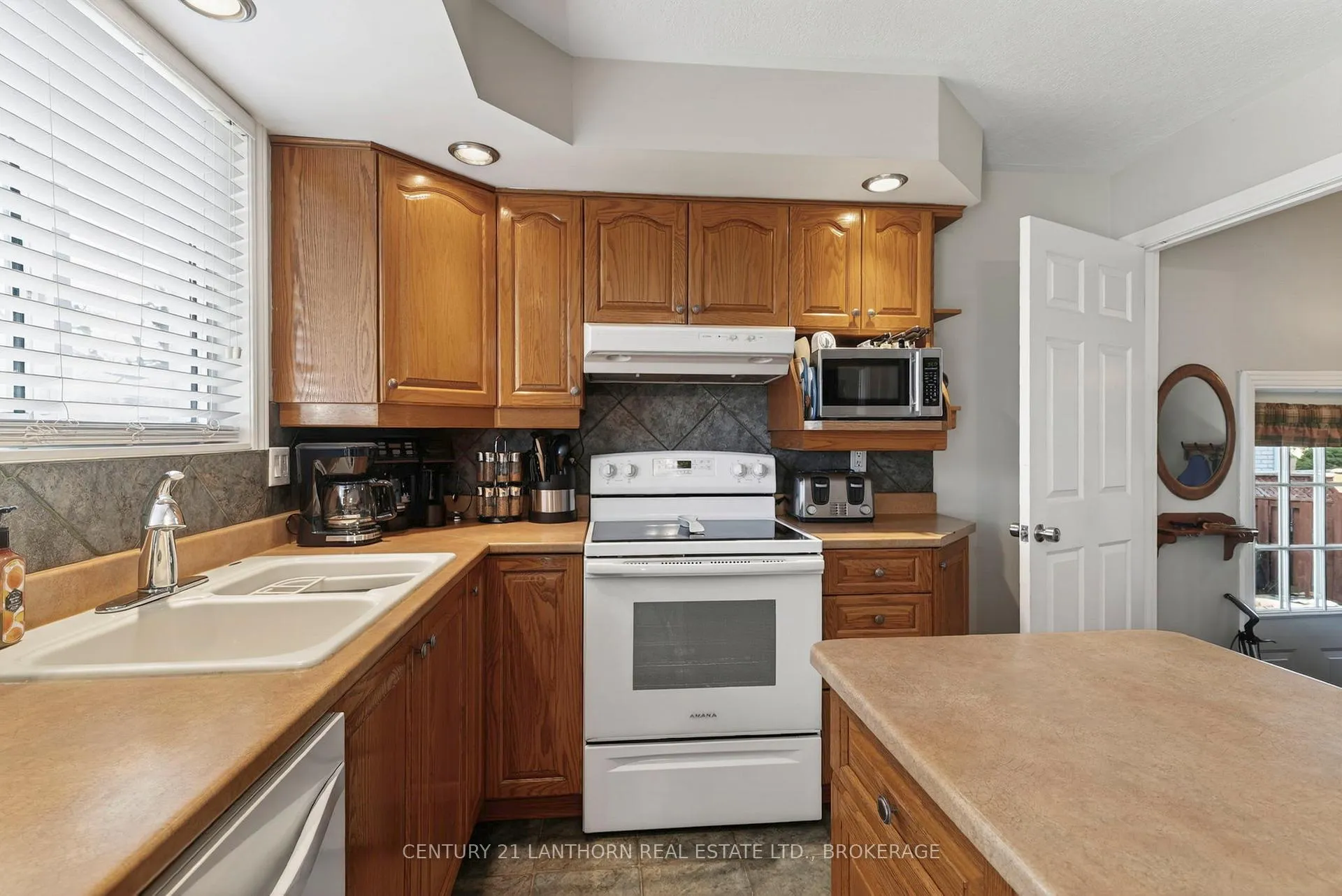 Photo 10 of 417 Beach Avenue, Cornwall — HOMEH