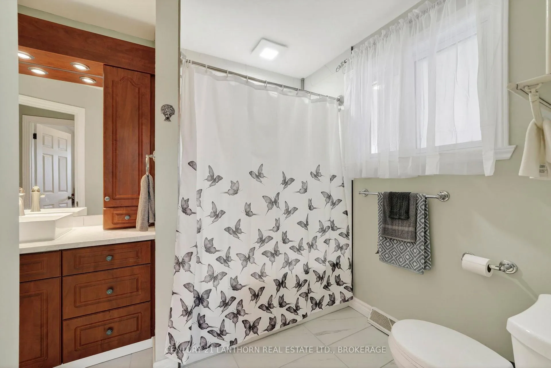 Photo 17 of 417 Beach Avenue, Cornwall — HOMEH