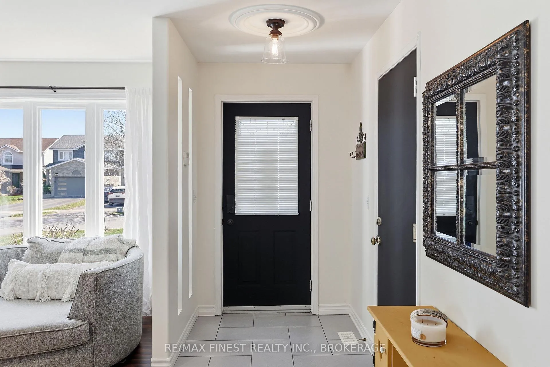 Photo 5 of 1312 Fisher Crescent, Kingston, City Southwest — HOMEH