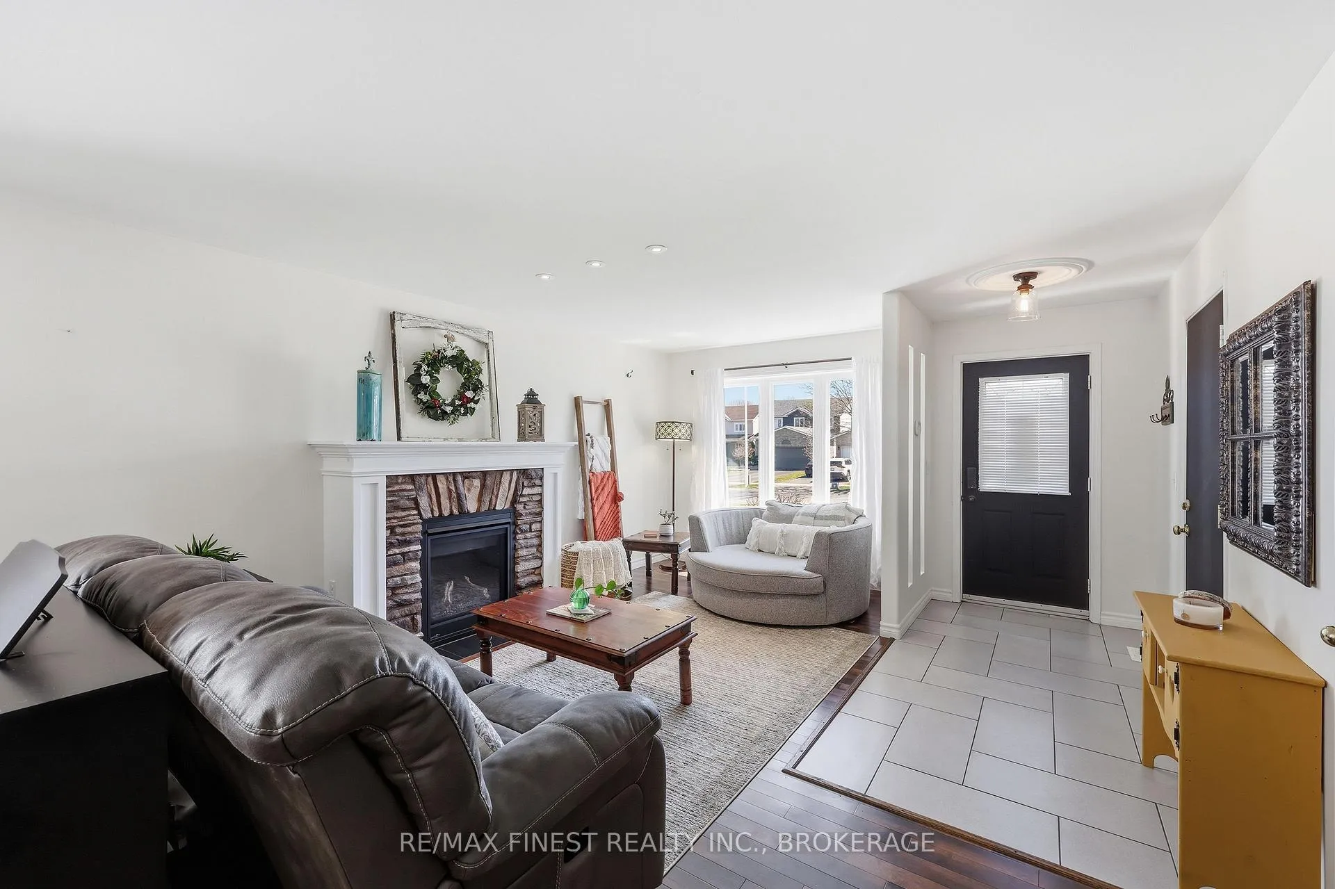 Photo 7 of 1312 Fisher Crescent, Kingston, City Southwest — HOMEH