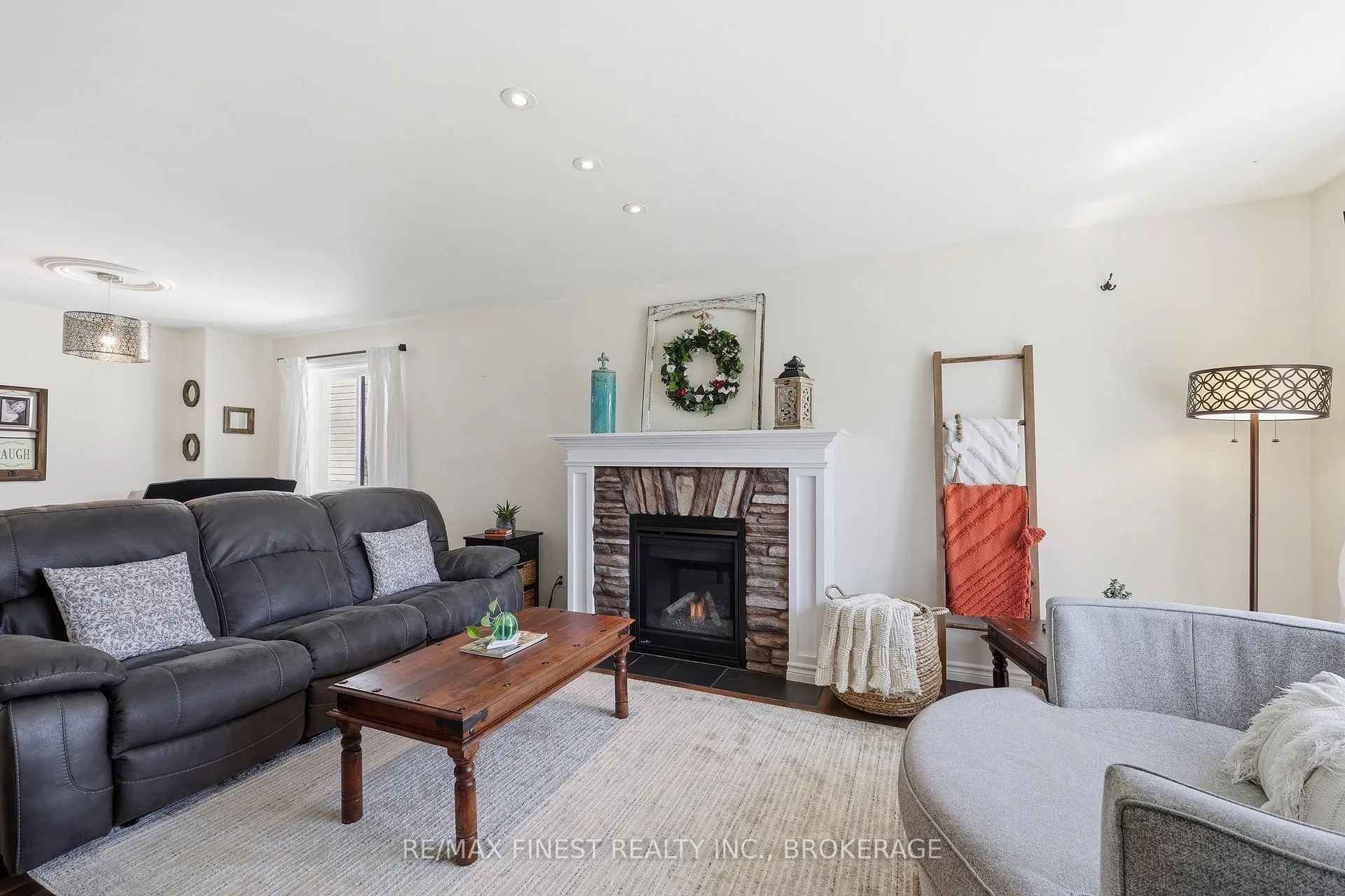 Photo 8 of 1312 Fisher Crescent, Kingston, City Southwest — HOMEH