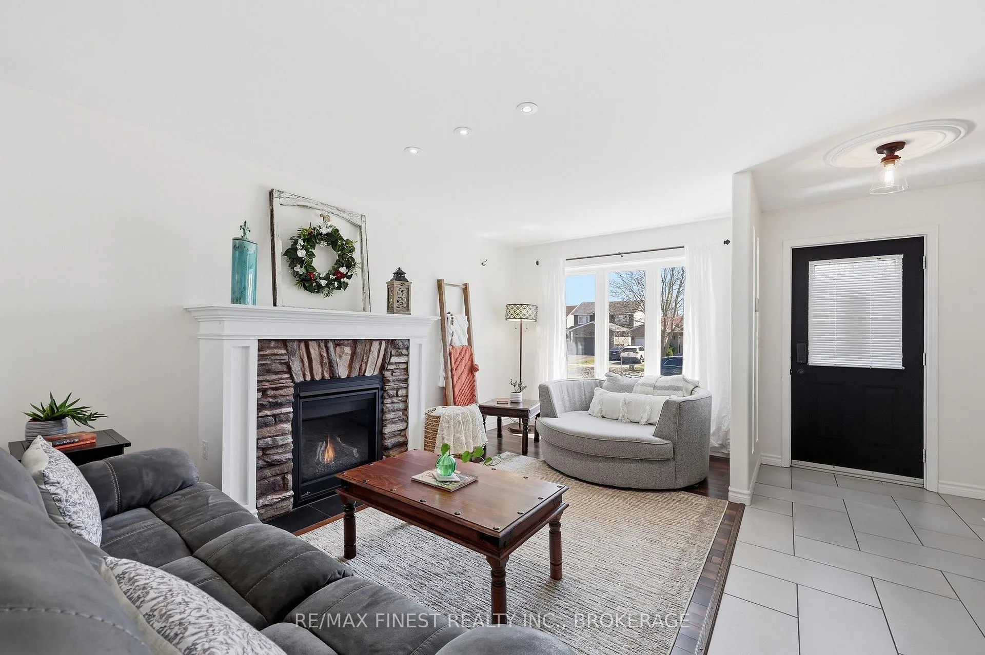 Photo 9 of 1312 Fisher Crescent, Kingston, City Southwest — HOMEH