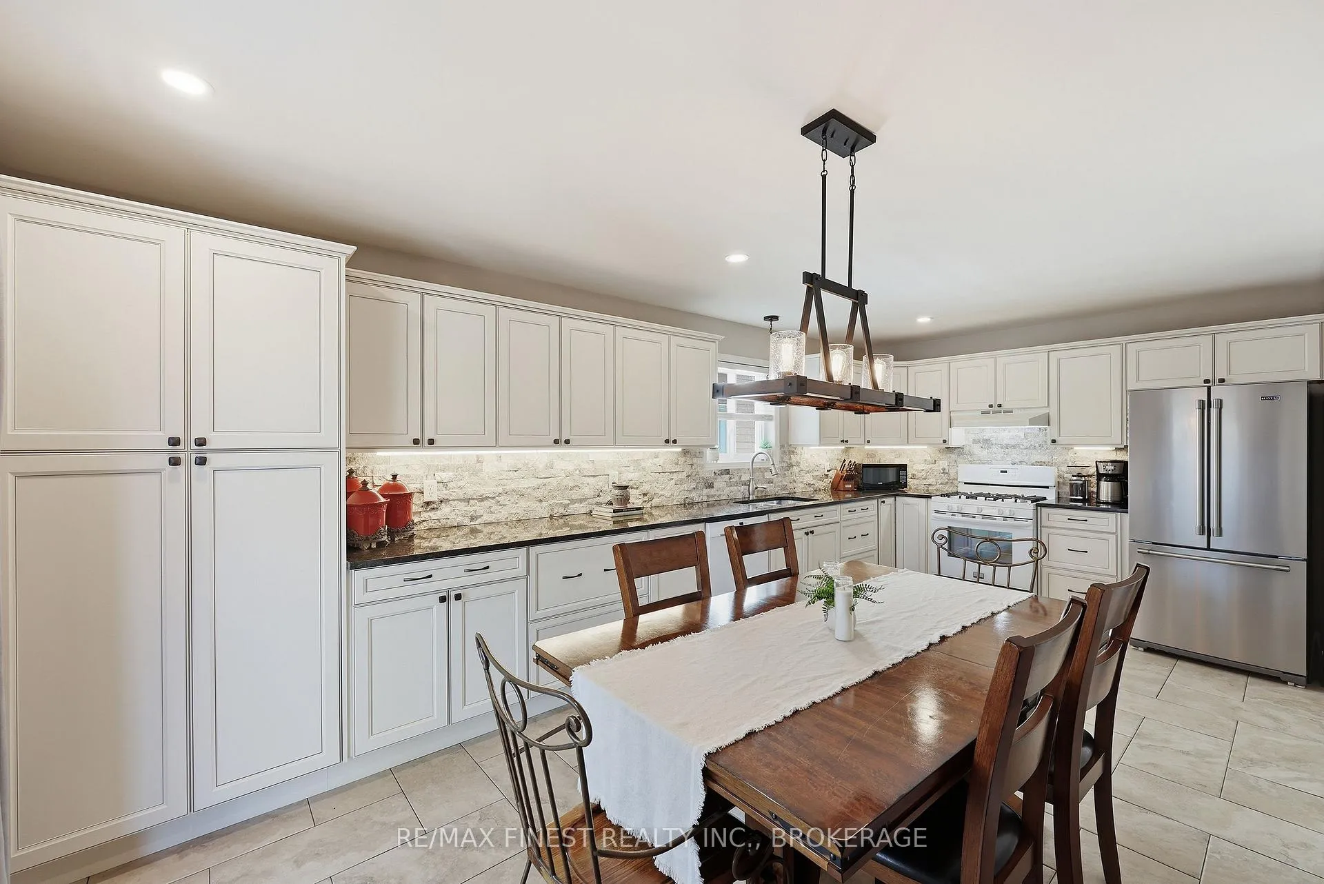 Photo 17 of 1312 Fisher Crescent, Kingston, City Southwest — HOMEH