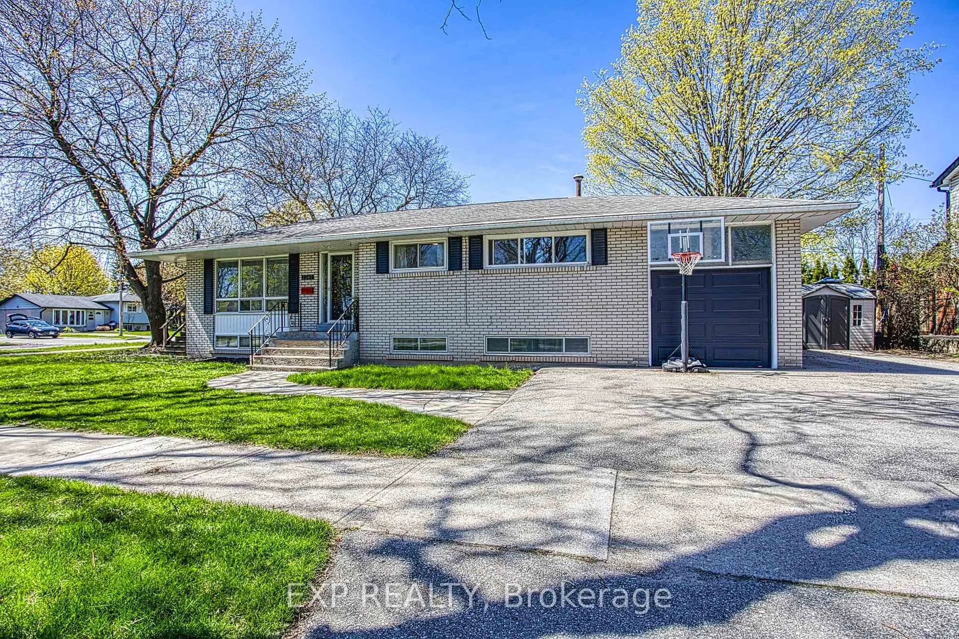 Front of 2387 Cyprus Avenue