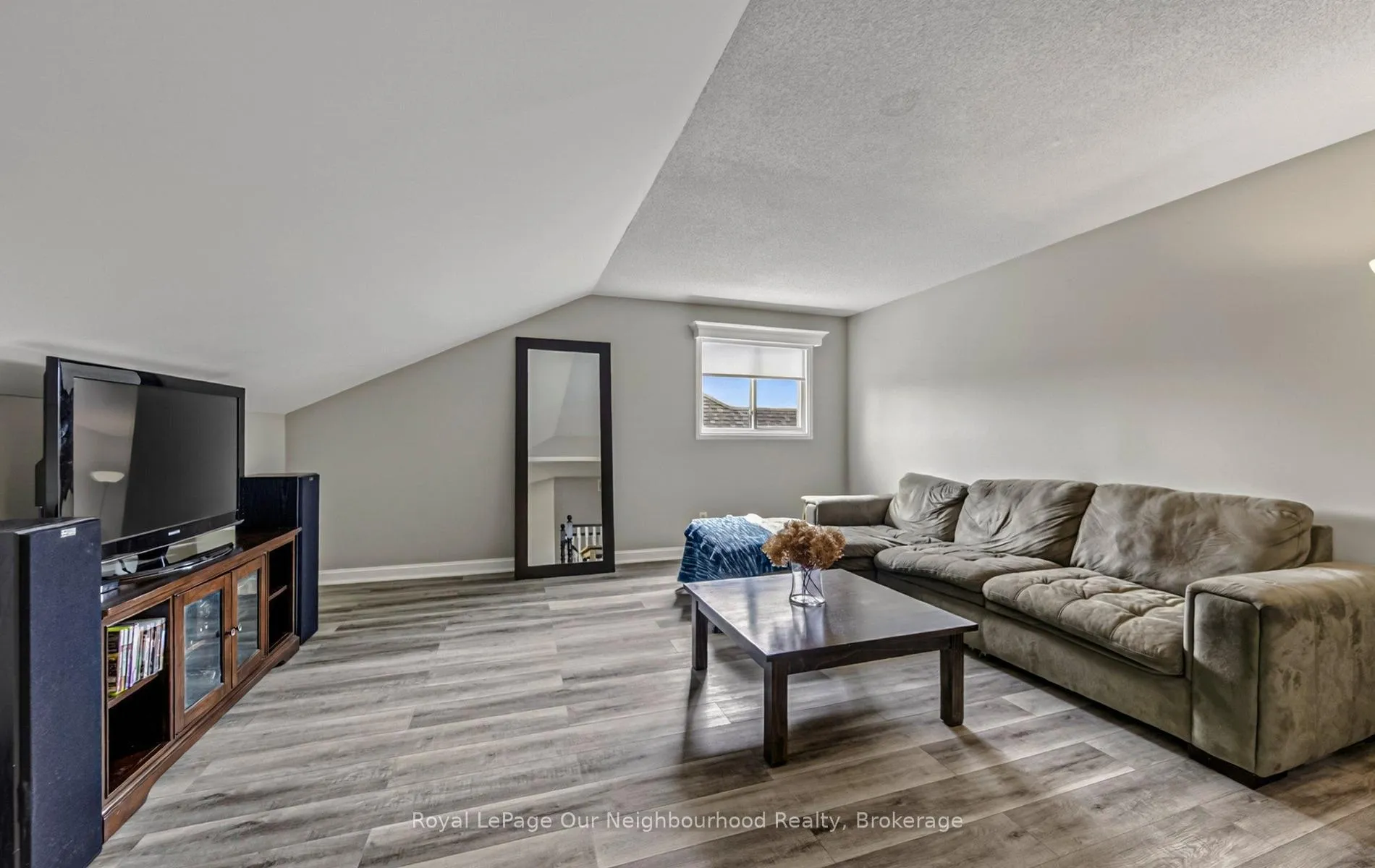 Photo 18 of 1510 Nash Road, Clarington, Courtice — HOMEH