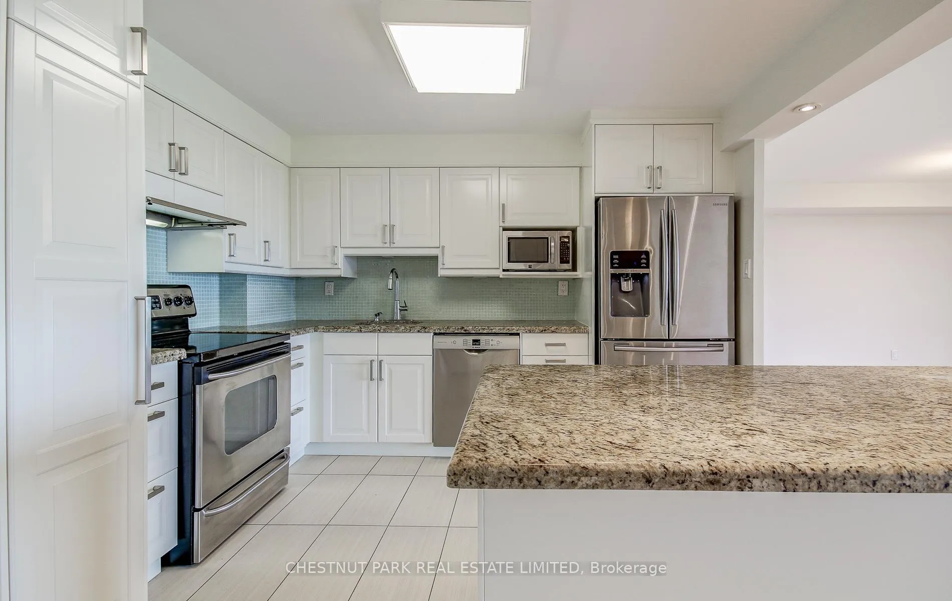 Photo 9 of Unit 1216, 1400 Dixie Road, Mississauga, Lakeview — HOMEH