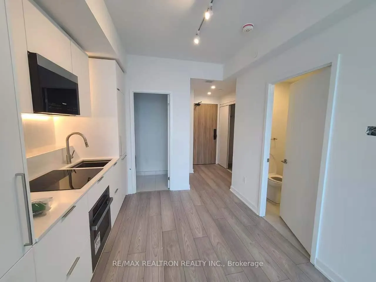 Photo 11 of Unit 1006, 1 Fairview Road E, Mississauga, Fairview — HOMEH