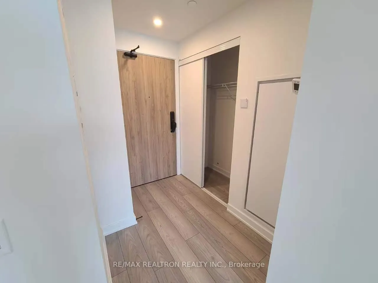 Photo 12 of Unit 1006, 1 Fairview Road E, Mississauga, Fairview — HOMEH