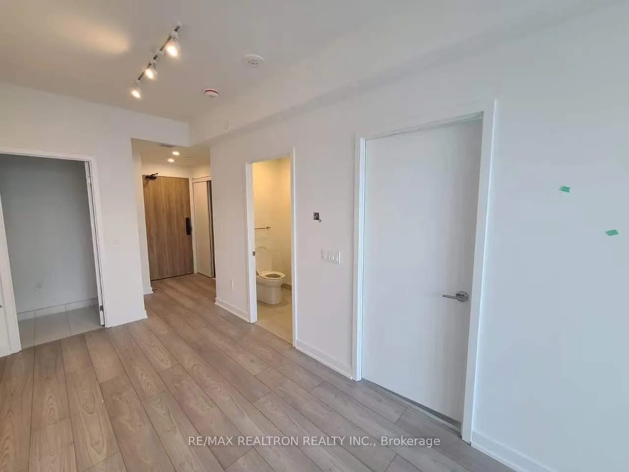Photo 15 of Unit 1006, 1 Fairview Road E, Mississauga, Fairview — HOMEH