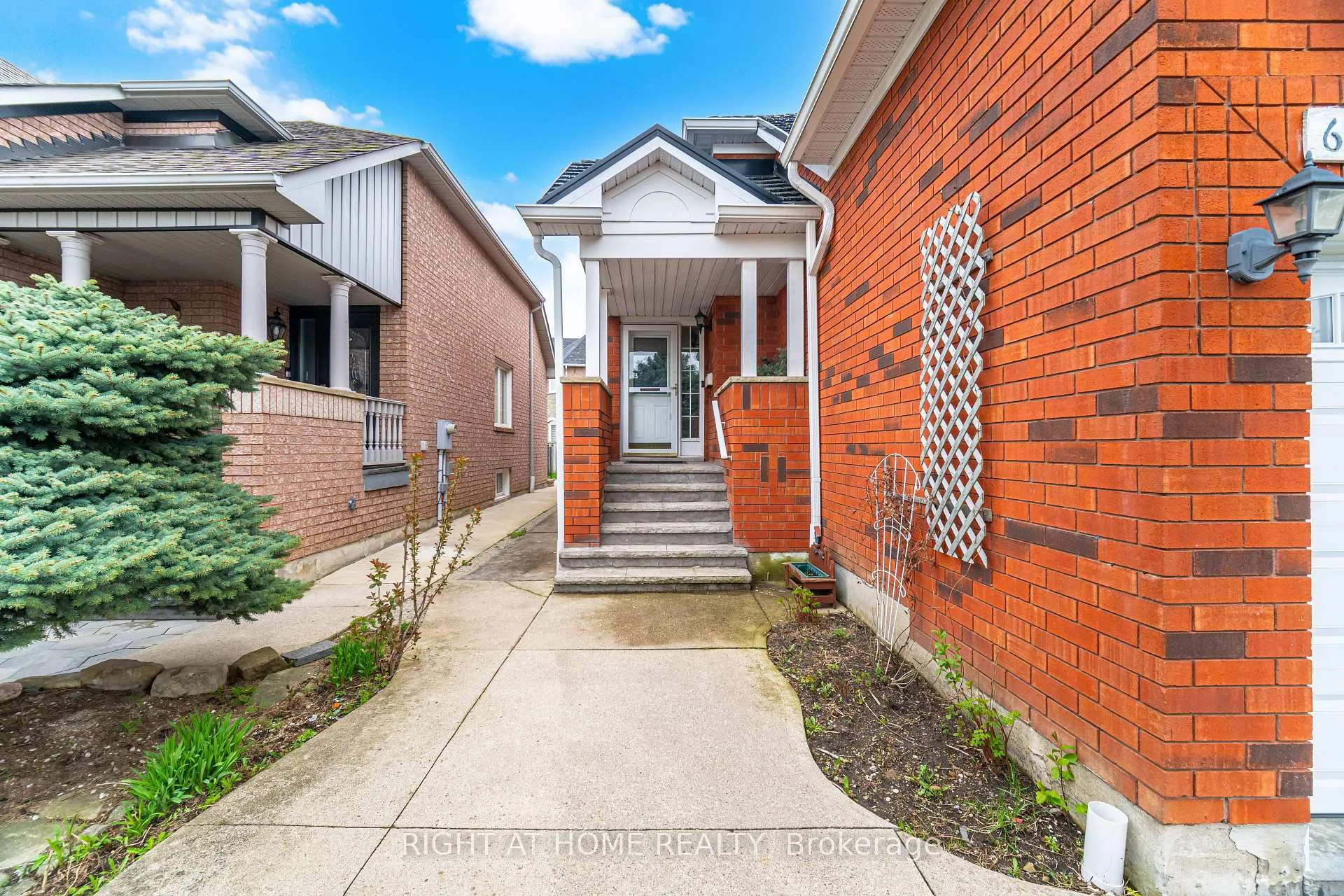 Photo 4 of 6113 Maple Gate Circle, Mississauga, Lisgar — HOMEH