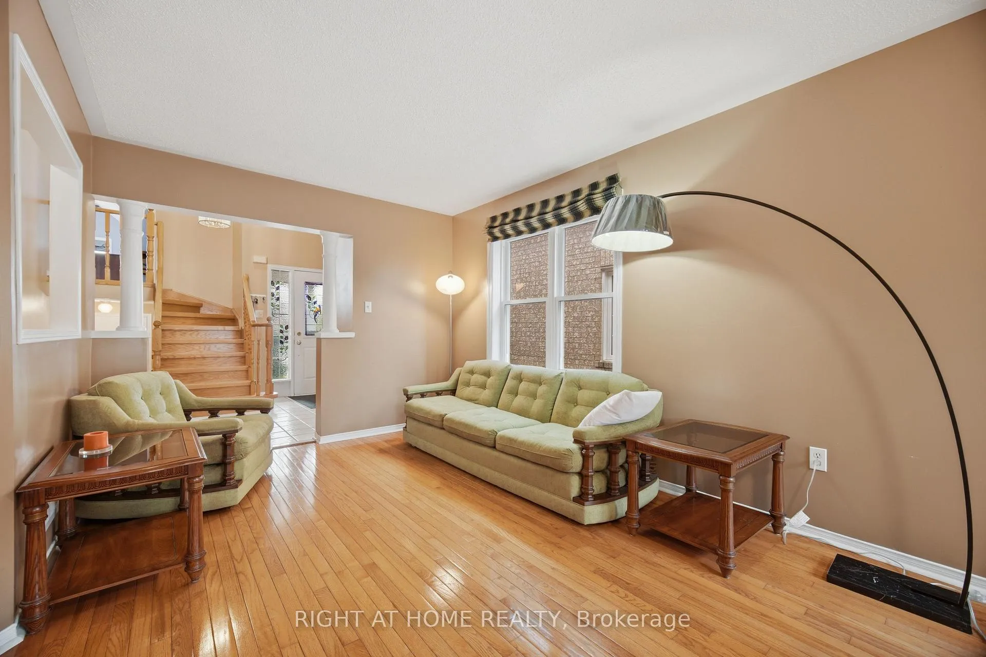 Photo 6 of 6113 Maple Gate Circle, Mississauga, Lisgar — HOMEH