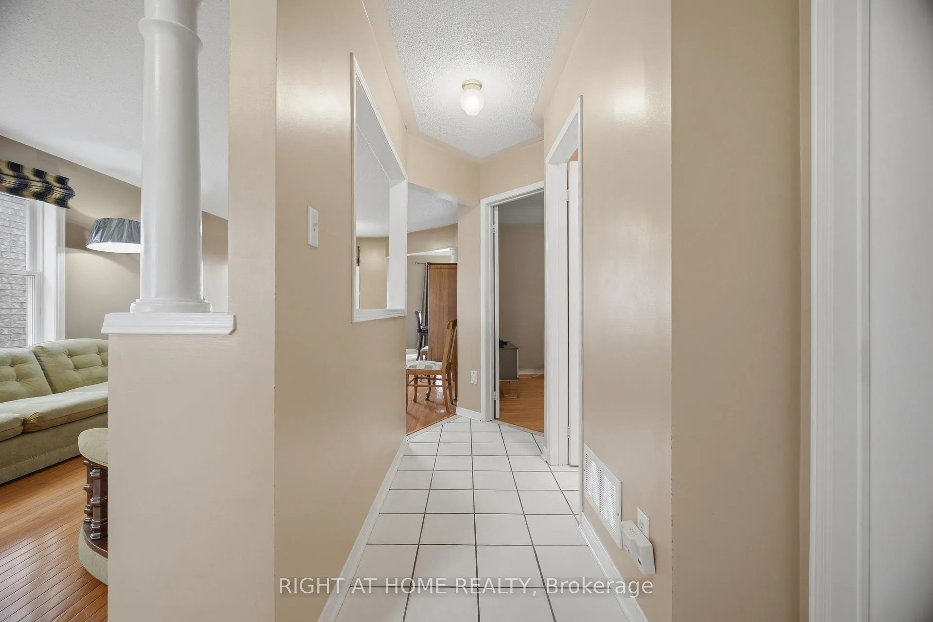 Photo 15 of 6113 Maple Gate Circle, Mississauga, Lisgar — HOMEH