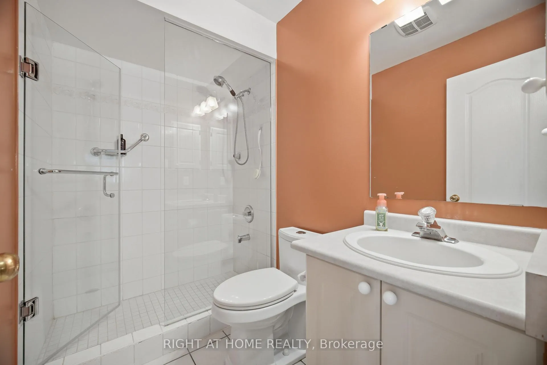 Photo 16 of 6113 Maple Gate Circle, Mississauga, Lisgar — HOMEH