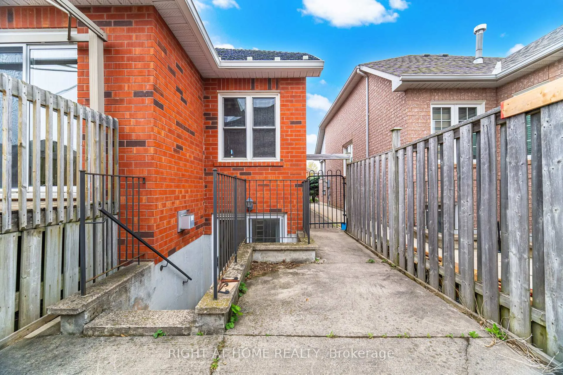 Photo 35 of 6113 Maple Gate Circle, Mississauga, Lisgar — HOMEH