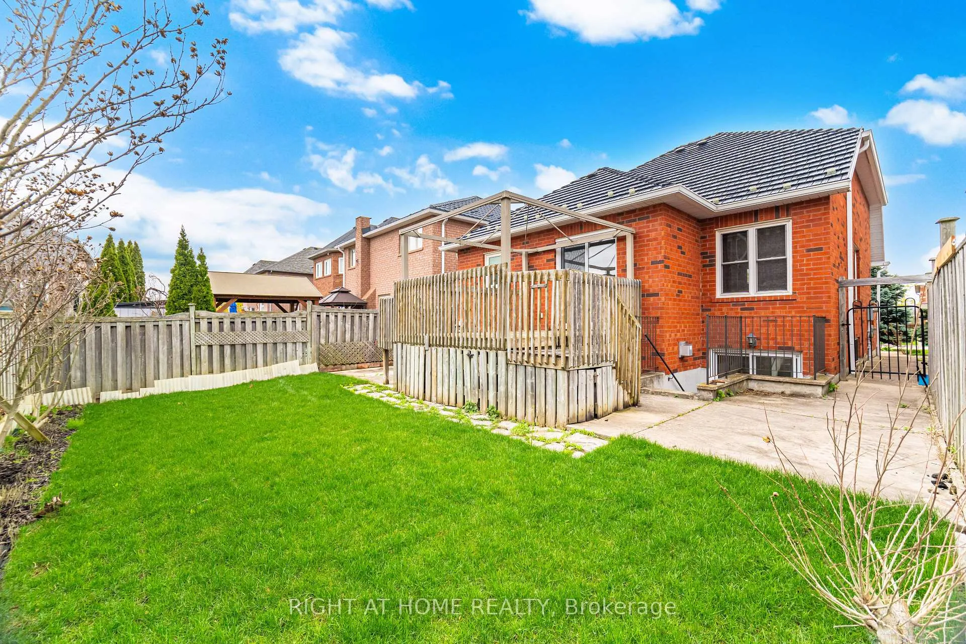 Photo 37 of 6113 Maple Gate Circle, Mississauga, Lisgar — HOMEH