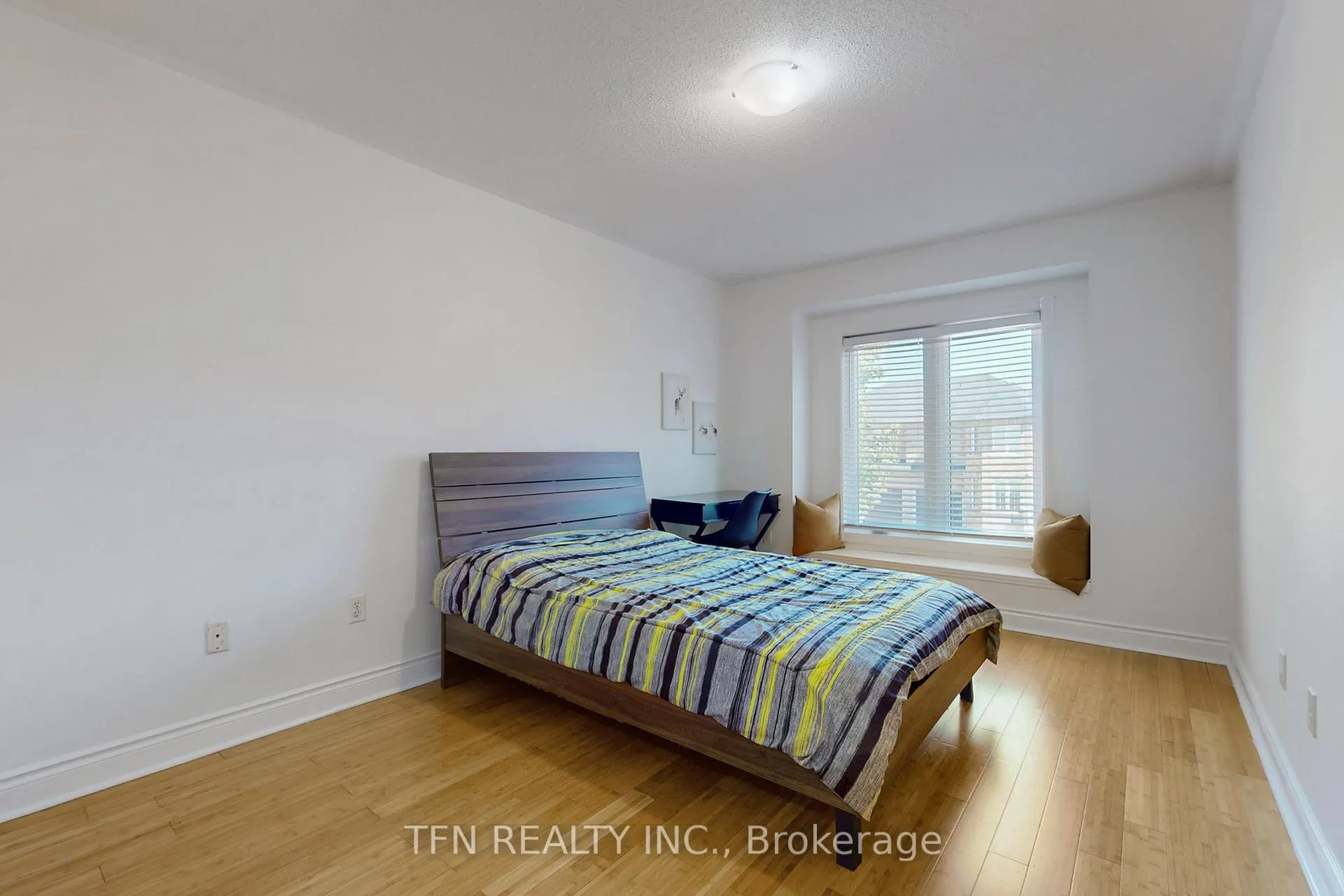 Photo 16 of 24 Lucerne Drive, Vaughan, Vellore Village — HOMEH