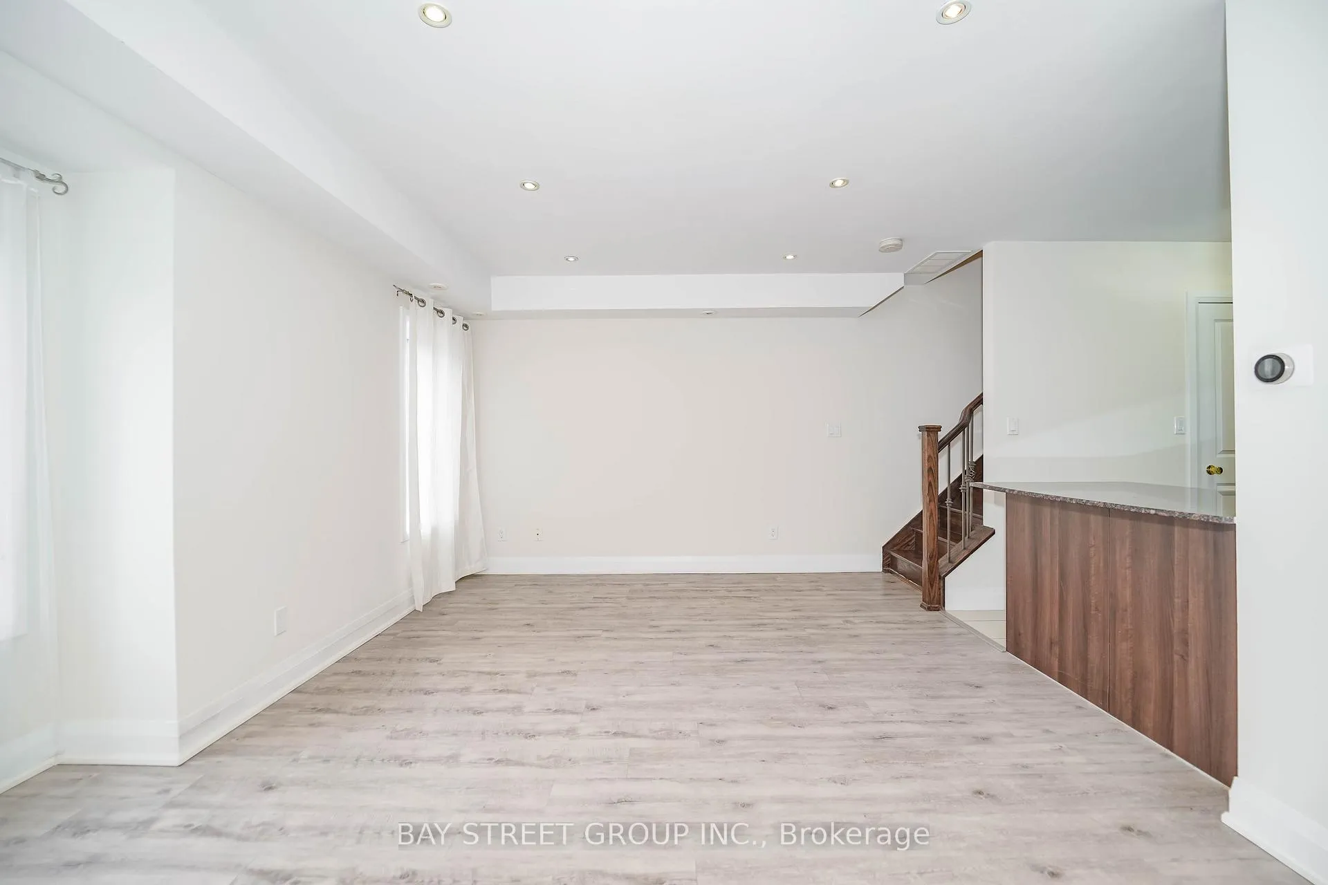 Photo 8 of Unit 227, 320 John Street, Markham, Aileen-Willowbrook — HOMEH