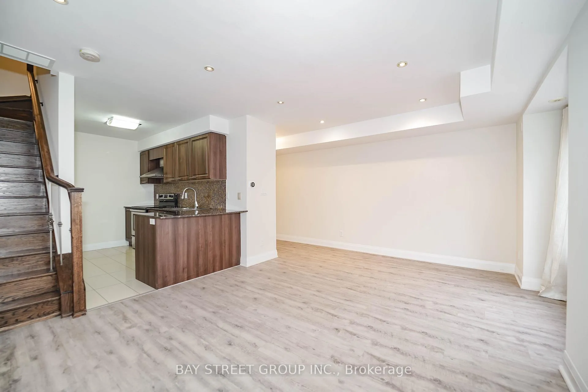 Photo 10 of Unit 227, 320 John Street, Markham, Aileen-Willowbrook — HOMEH