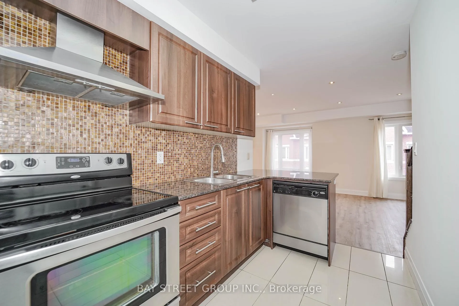 Photo 15 of Unit 227, 320 John Street, Markham, Aileen-Willowbrook — HOMEH