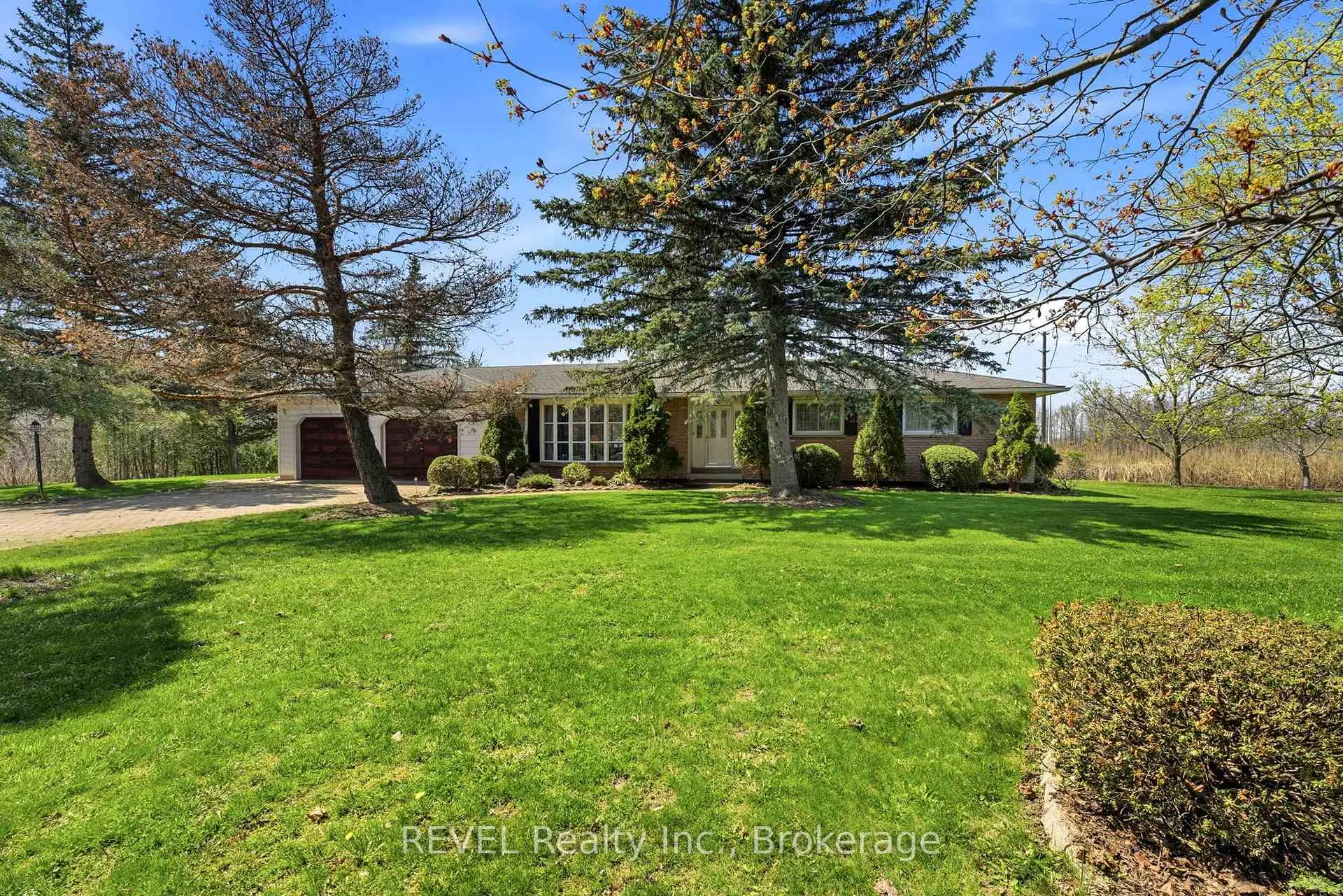 Photo 1 of 69 Darby Road, Welland, Cooks Mills — HOMEH