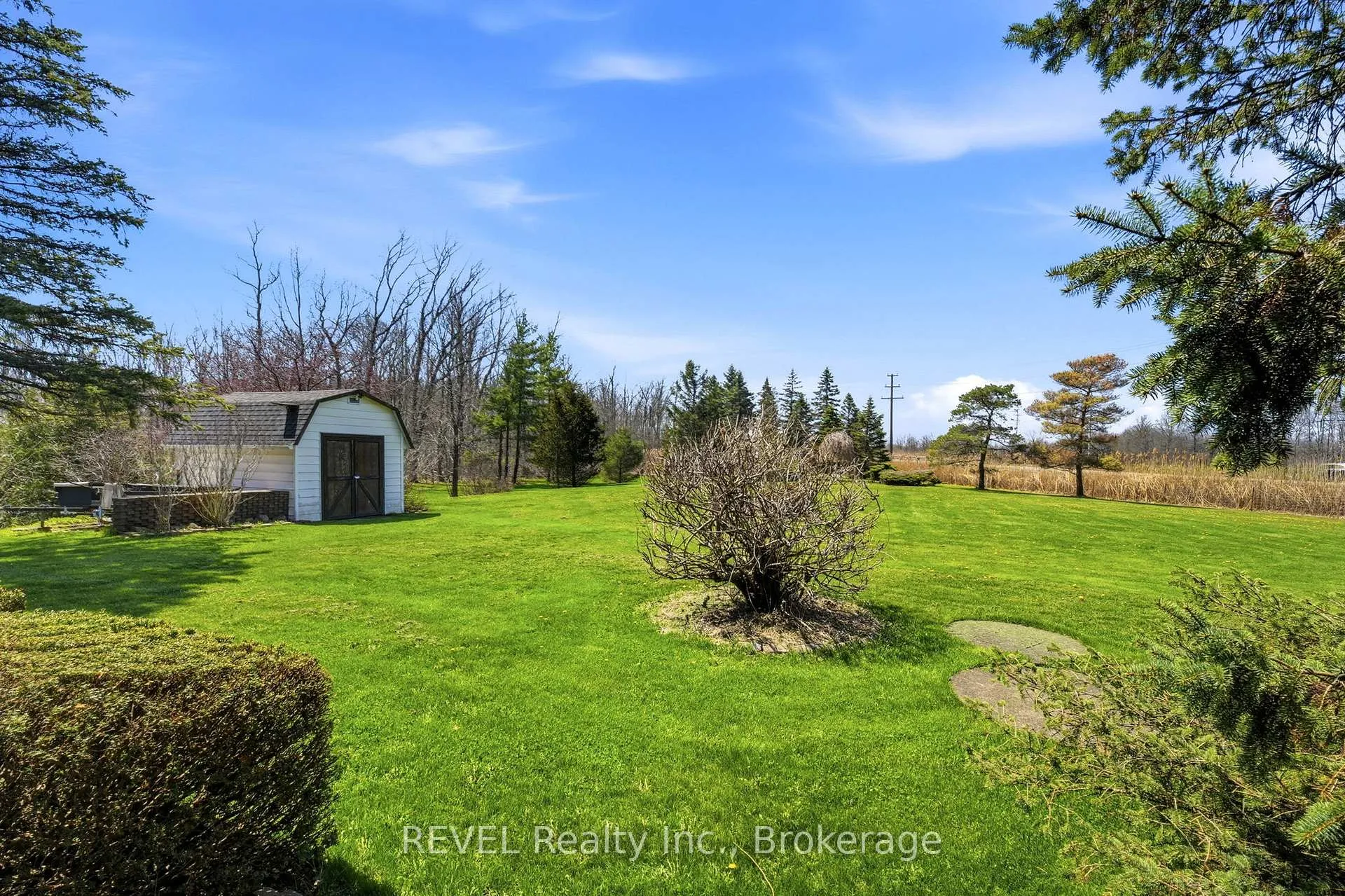 Photo 2 of 69 Darby Road, Welland, Cooks Mills — HOMEH