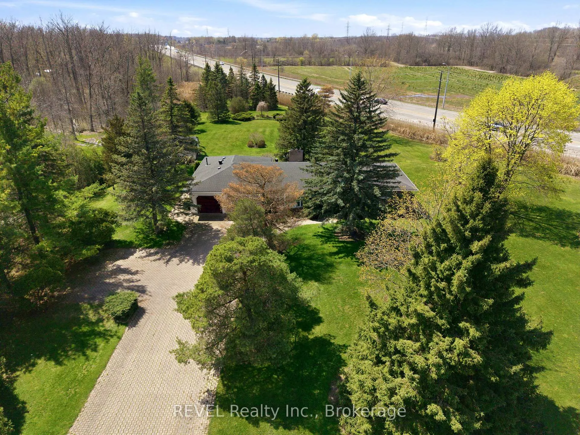 Photo 3 of 69 Darby Road, Welland, Cooks Mills — HOMEH