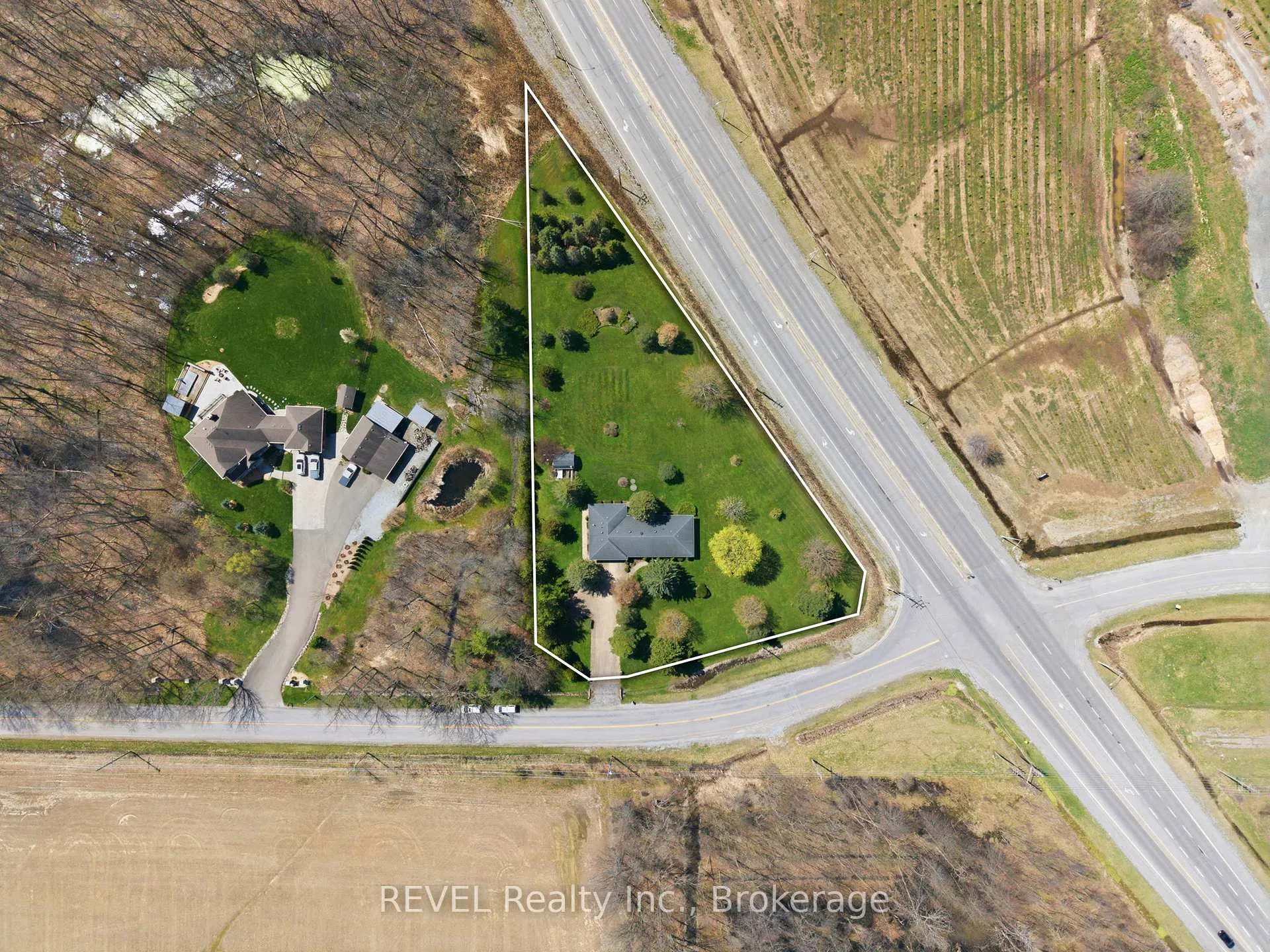 Photo 38 of 69 Darby Road, Welland, Cooks Mills — HOMEH