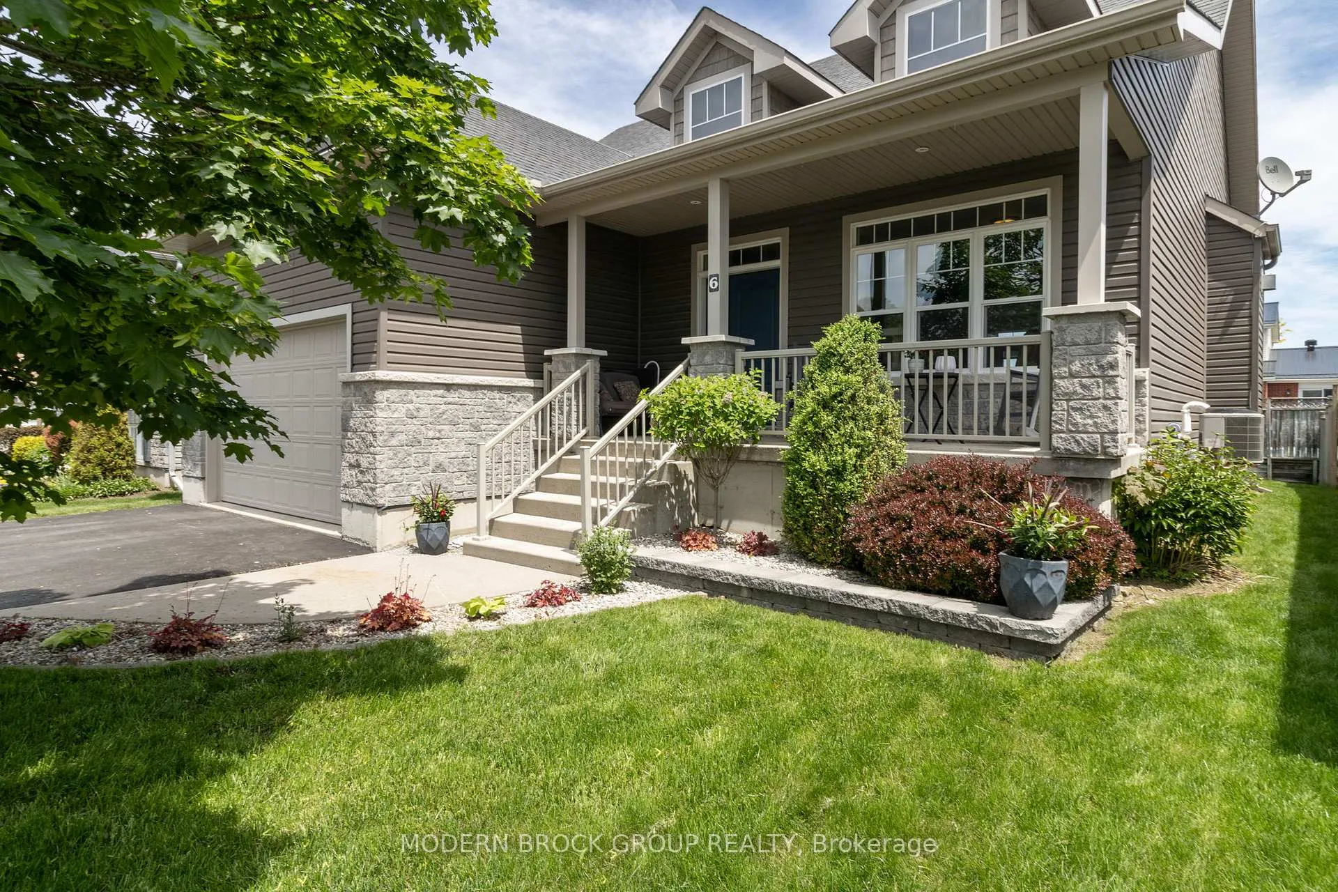 Front of 6 Wildwood Crescent