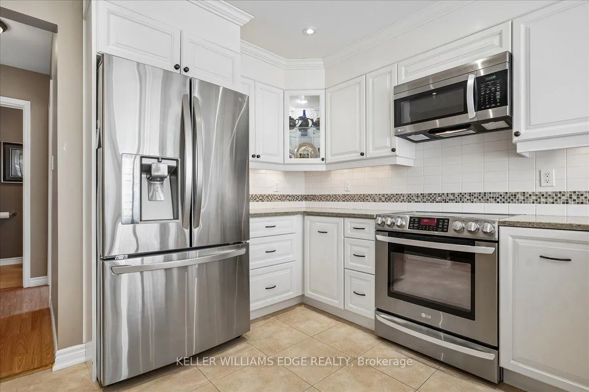 Photo 12 of 3150 Trailwood Drive, Burlington, Headon — HOMEH