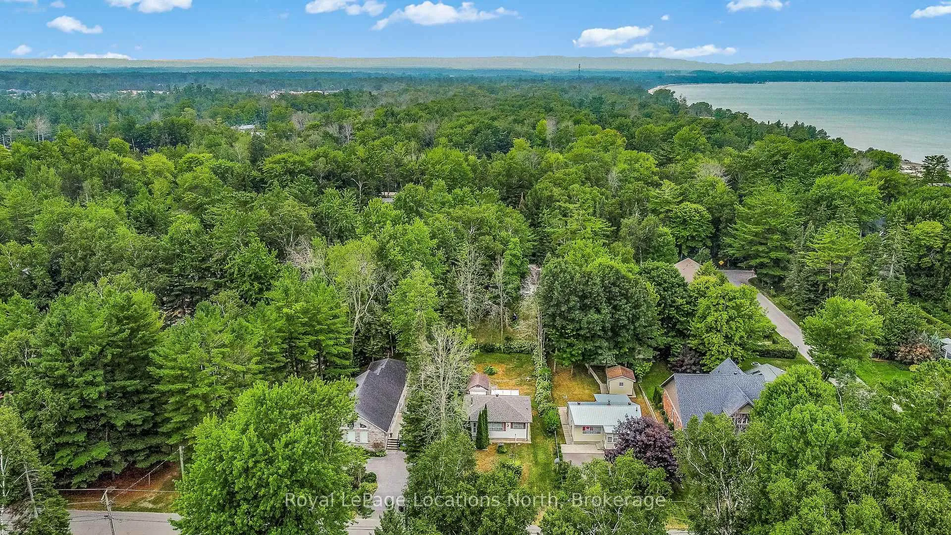 Photo 10 of 58 39th Street N, Wasaga Beach — HOMEH