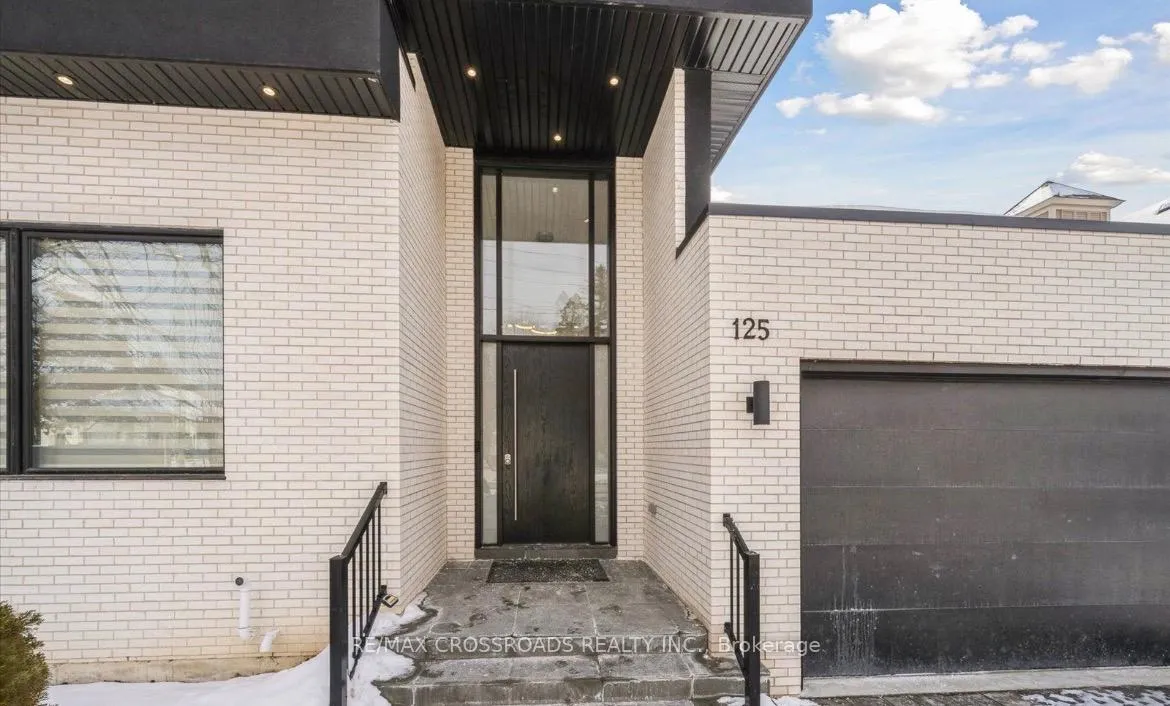 Photo 1 of 125 Watson Street E, Whitby, Port Whitby — HOMEH