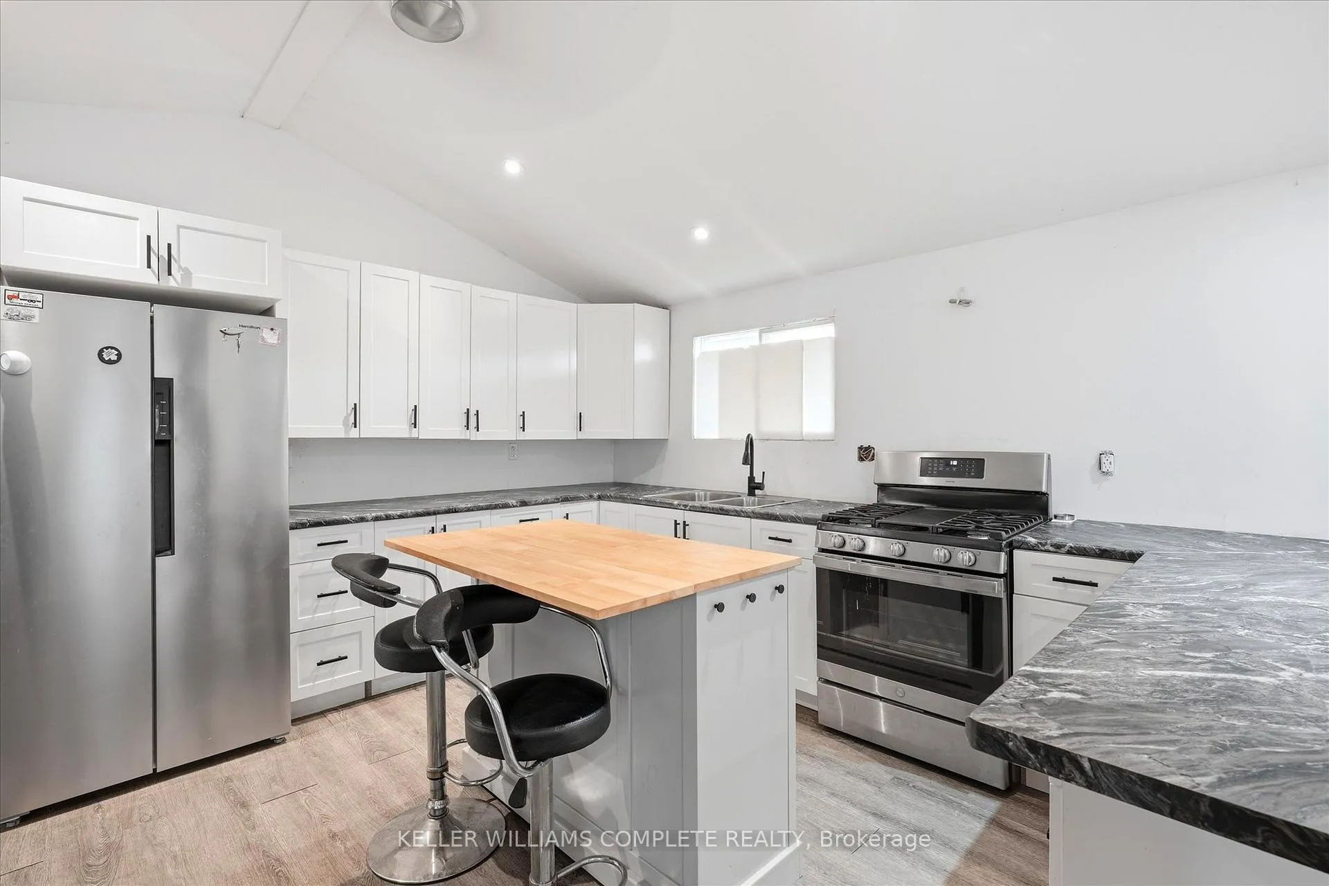 Photo 7 of 2030 First Avenue, Haldimand — HOMEH