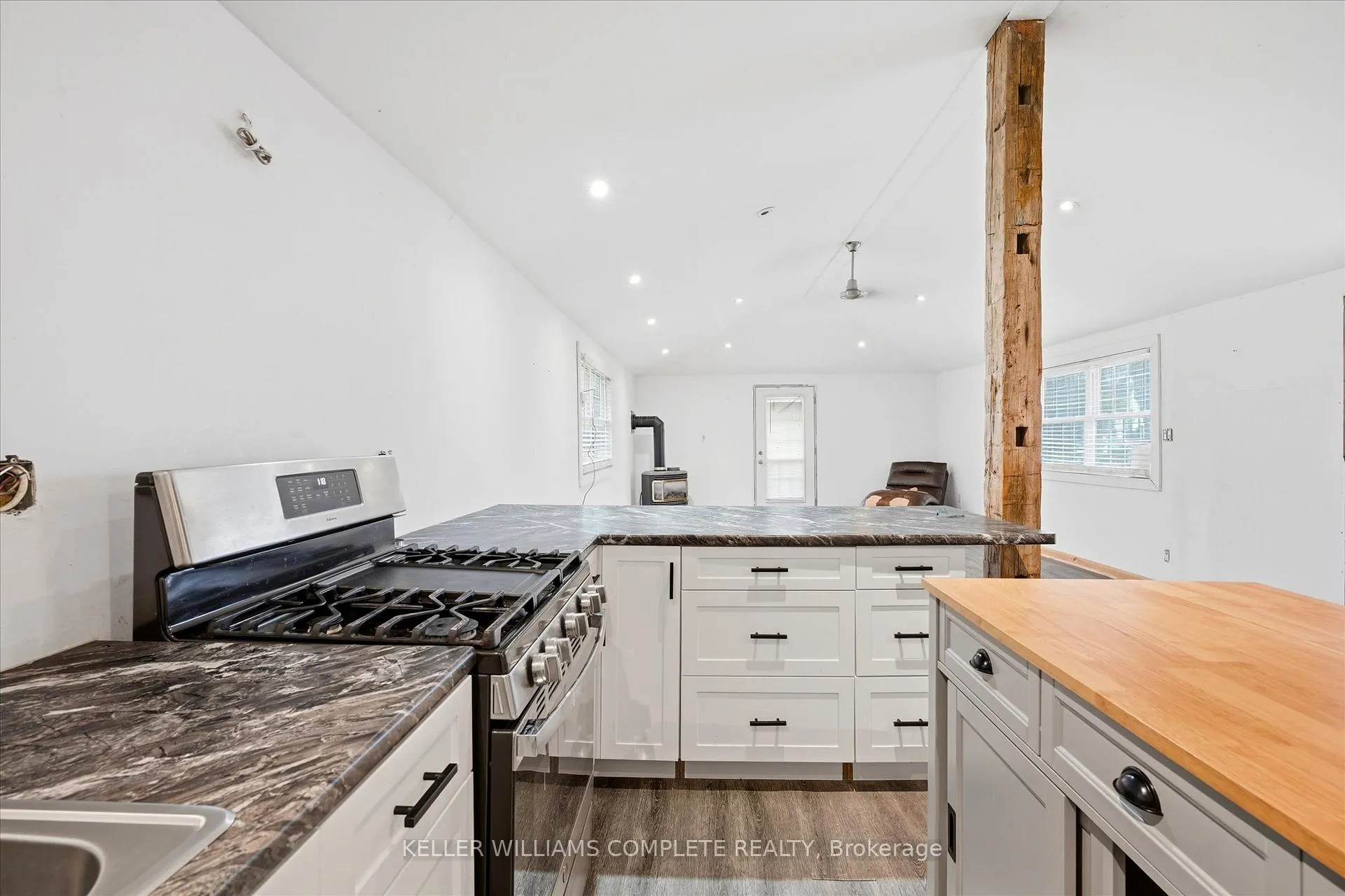 Photo 9 of 2030 First Avenue, Haldimand — HOMEH