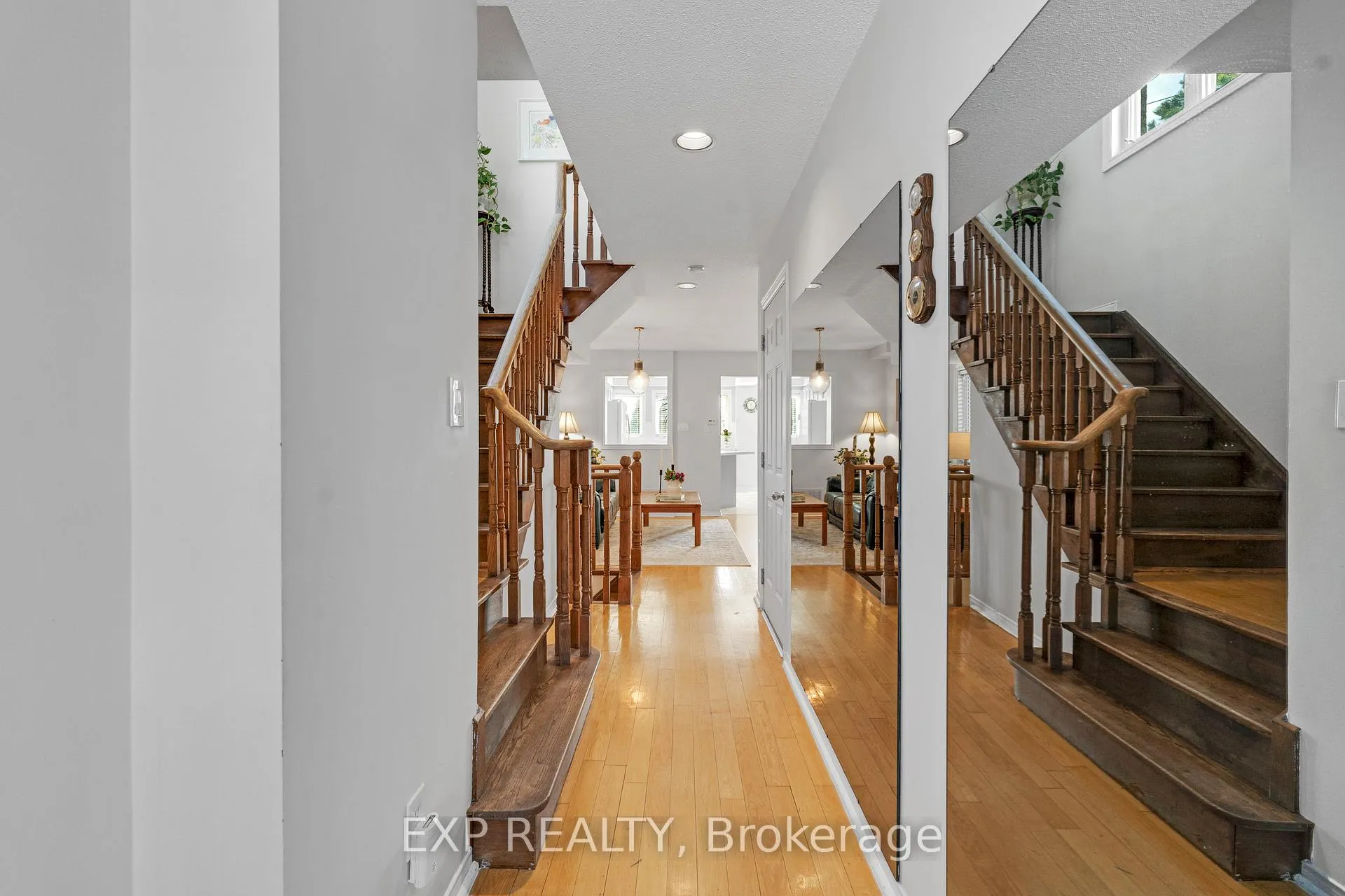 Photo 5 of Unit 53, 455 Apache Court, Mississauga, Hurontario — HOMEH