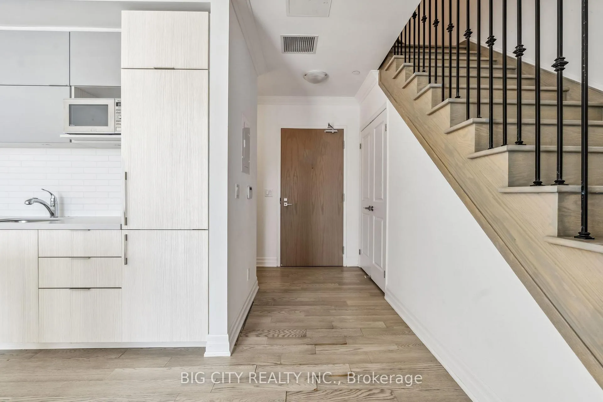 Photo 6 of Unit 103B, 8 Rouge Valley Drive, Markham, Unionville — HOMEH