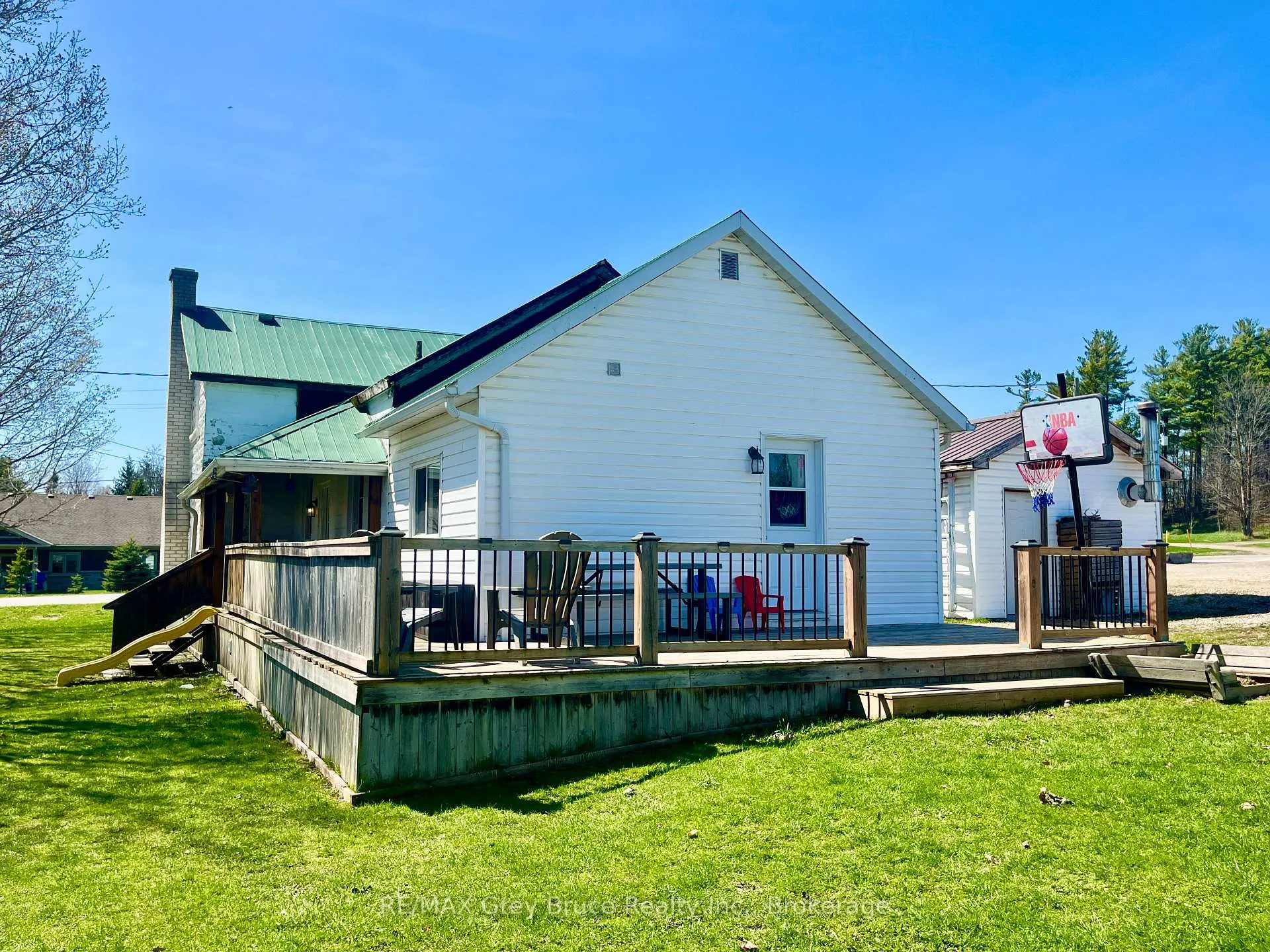 Photo 1 of 141 Yonge Street N, Arran-Elderslie — HOMEH