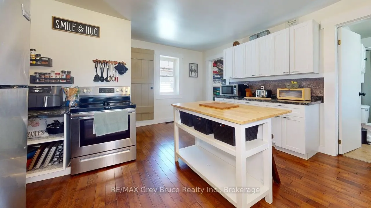 Photo 8 of 141 Yonge Street N, Arran-Elderslie — HOMEH