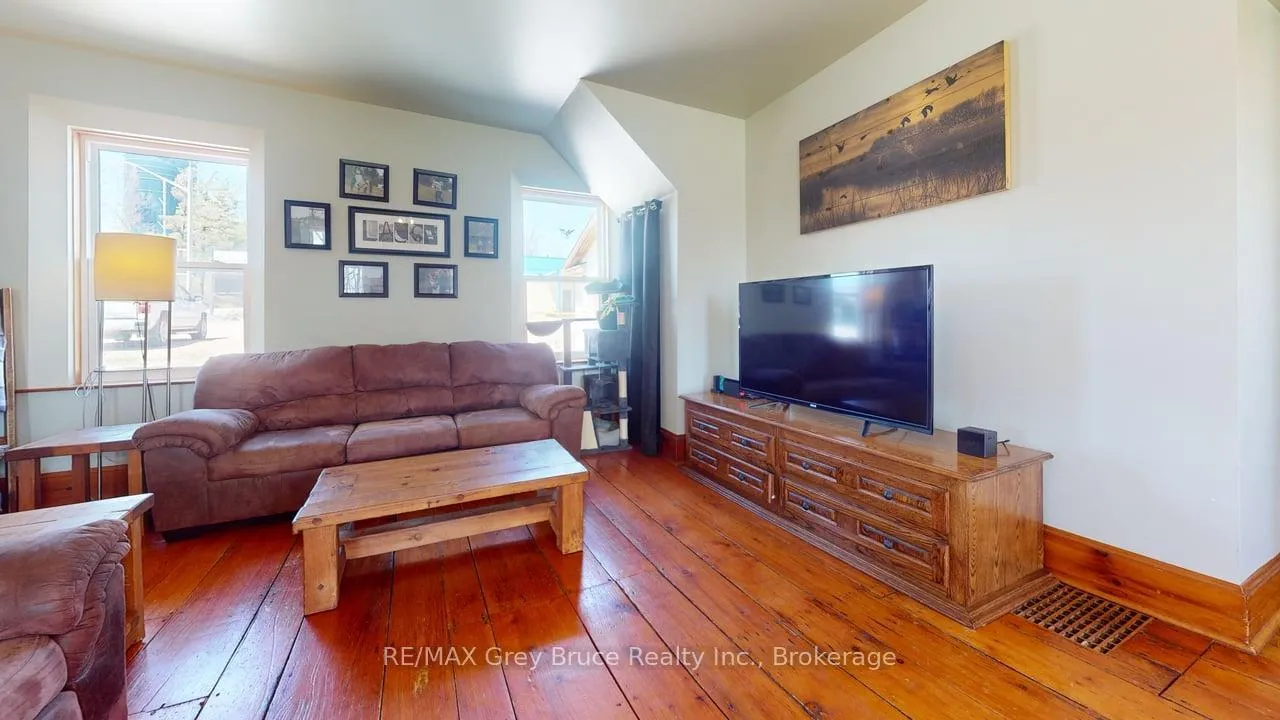 Photo 12 of 141 Yonge Street N, Arran-Elderslie — HOMEH