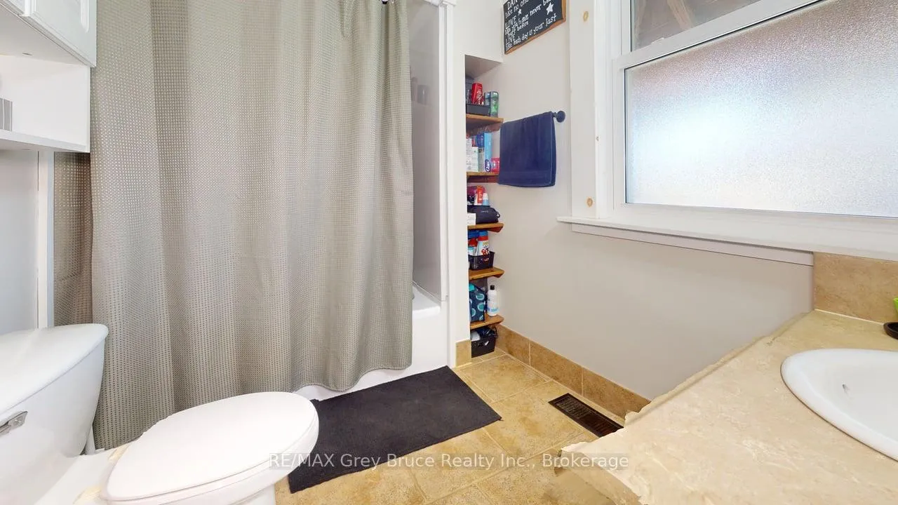 Photo 15 of 141 Yonge Street N, Arran-Elderslie — HOMEH