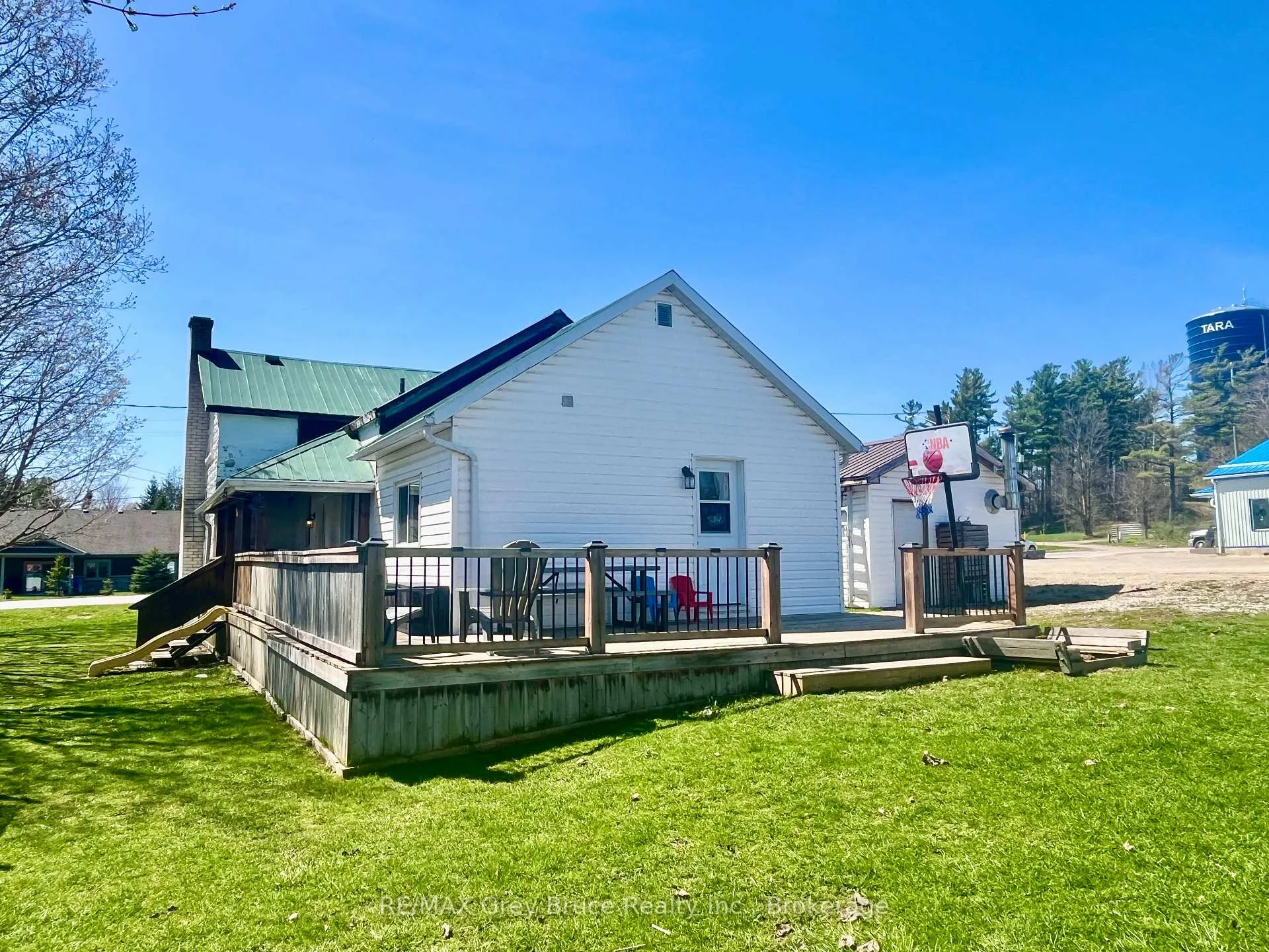 Photo 22 of 141 Yonge Street N, Arran-Elderslie — HOMEH