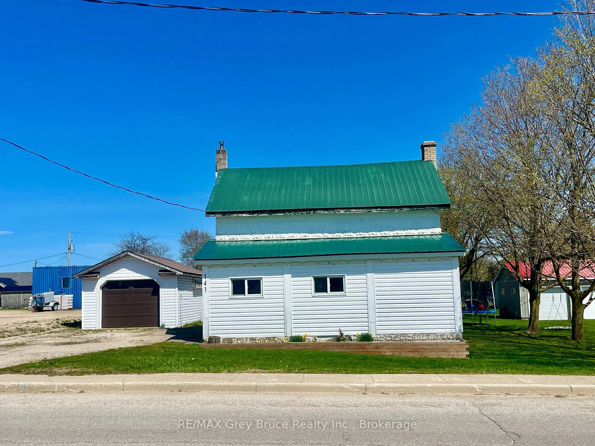Photo 2 of 141 Yonge Street N, Arran-Elderslie — HOMEH