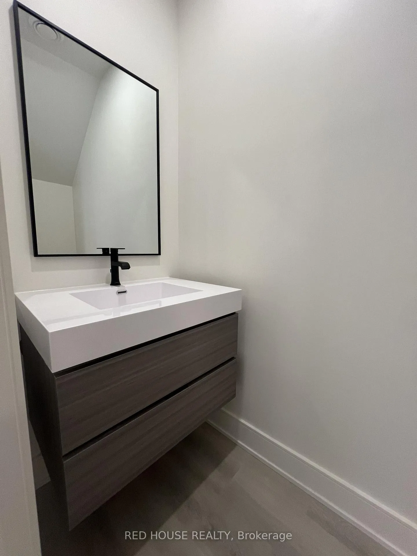 Photo 9 of 120 Everett Common, St. Catharines, Oakdale — HOMEH