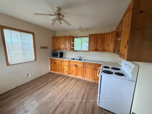Photo 5 of 21 74th Street S, Wasaga Beach — HOMEH