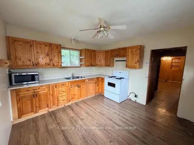 Photo 6 of 21 74th Street S, Wasaga Beach — HOMEH
