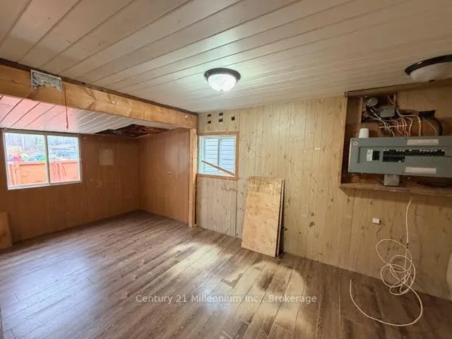 Photo 7 of 21 74th Street S, Wasaga Beach — HOMEH