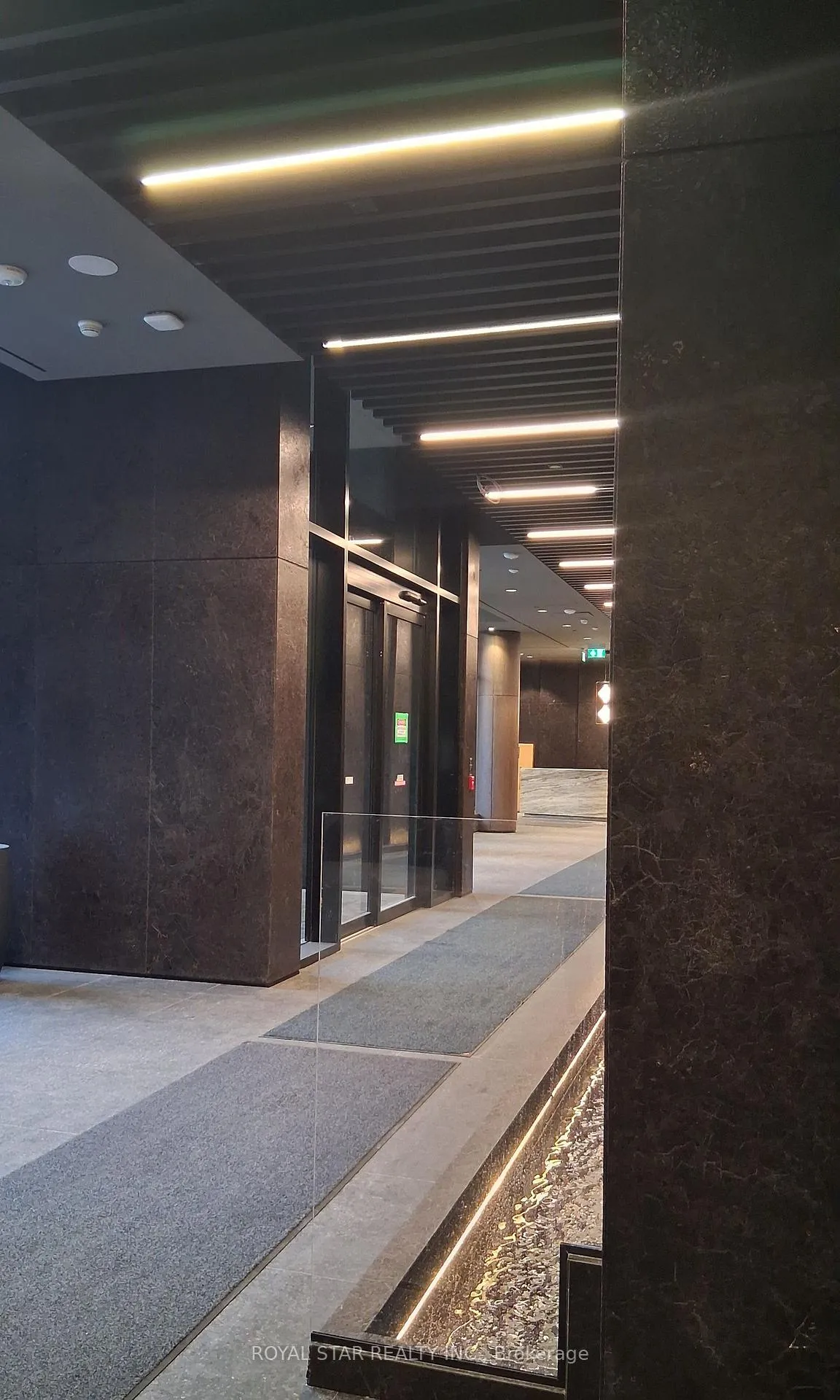 Photo 3 of Unit 712, 120 Broadway Avenue, Toronto, Mount Pleasant West — HOMEH