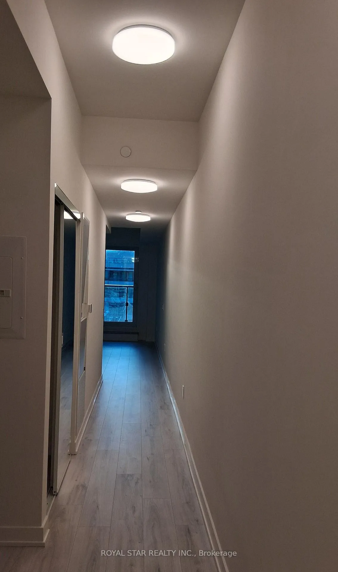 Photo 5 of Unit 712, 120 Broadway Avenue, Toronto, Mount Pleasant West — HOMEH