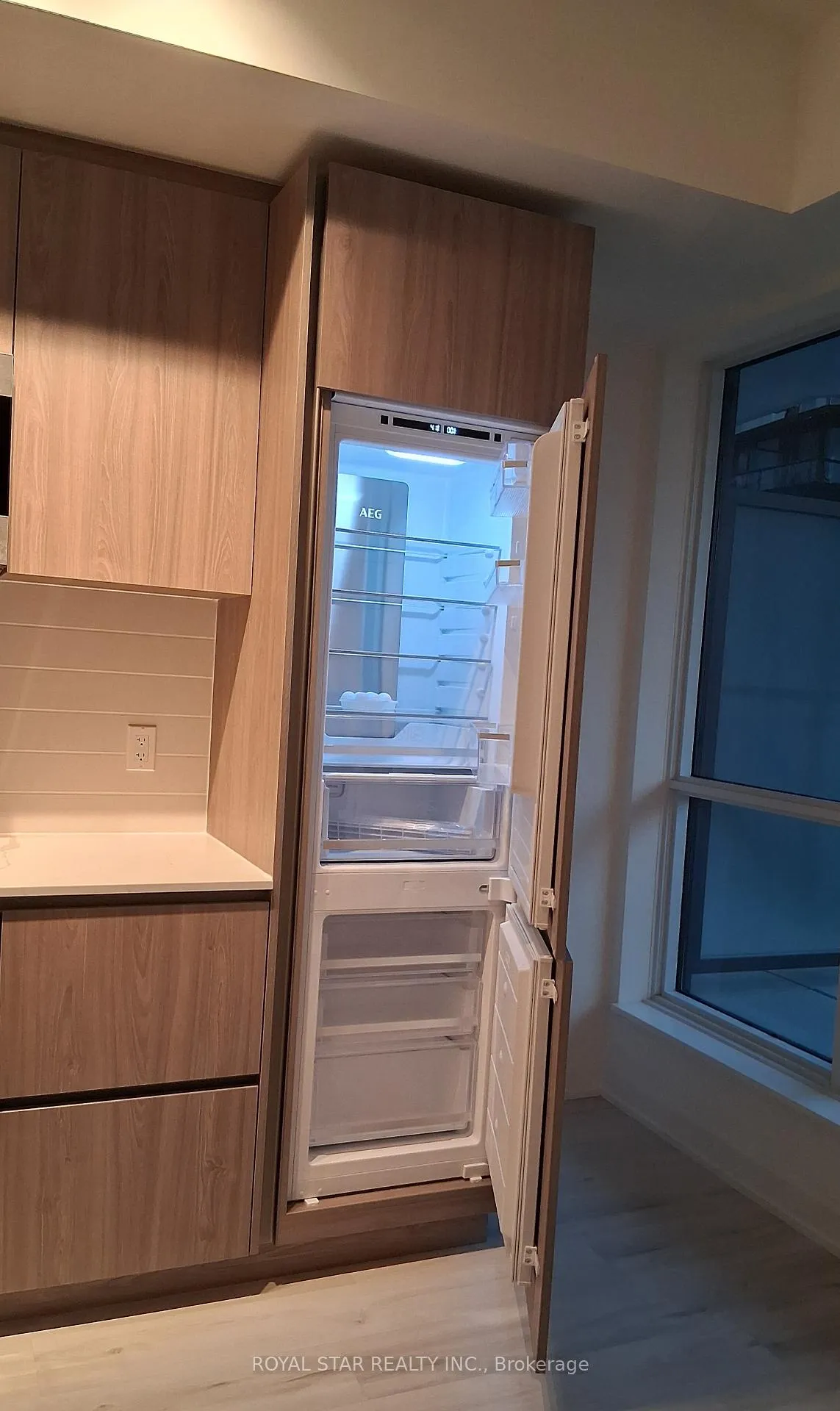 Photo 8 of Unit 712, 120 Broadway Avenue, Toronto, Mount Pleasant West — HOMEH